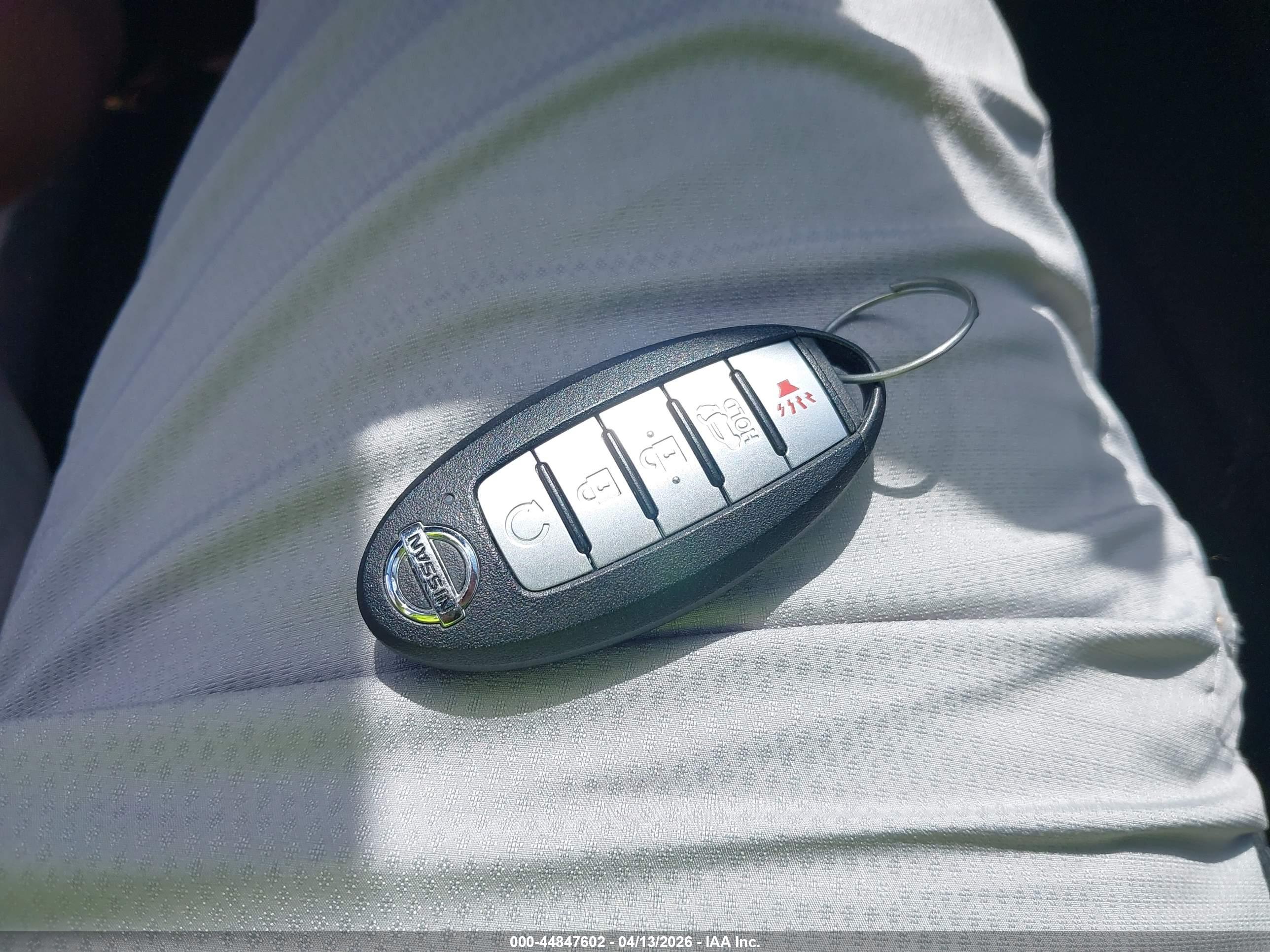 NISSAN ROGUE image 11