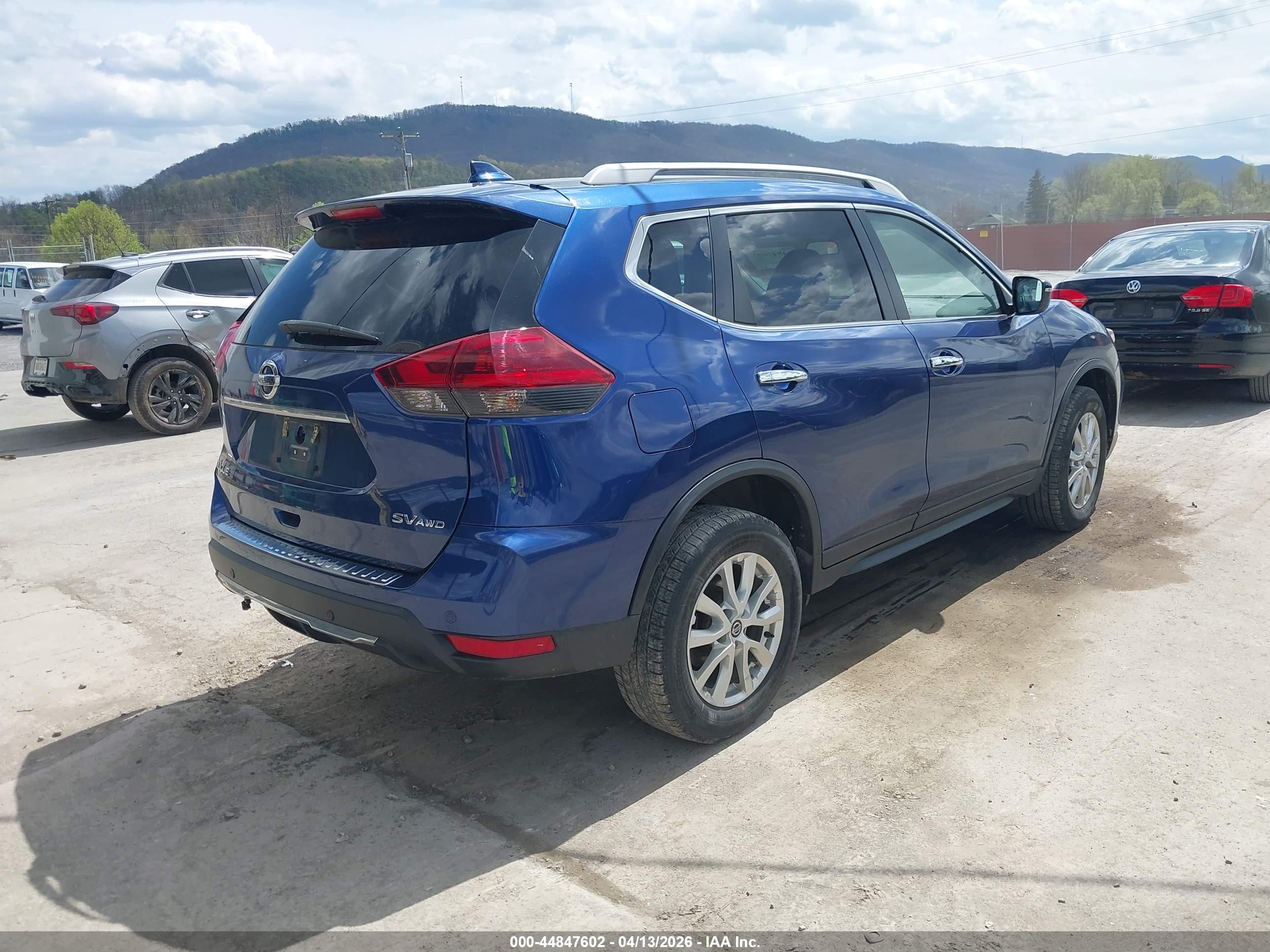 NISSAN ROGUE image 4