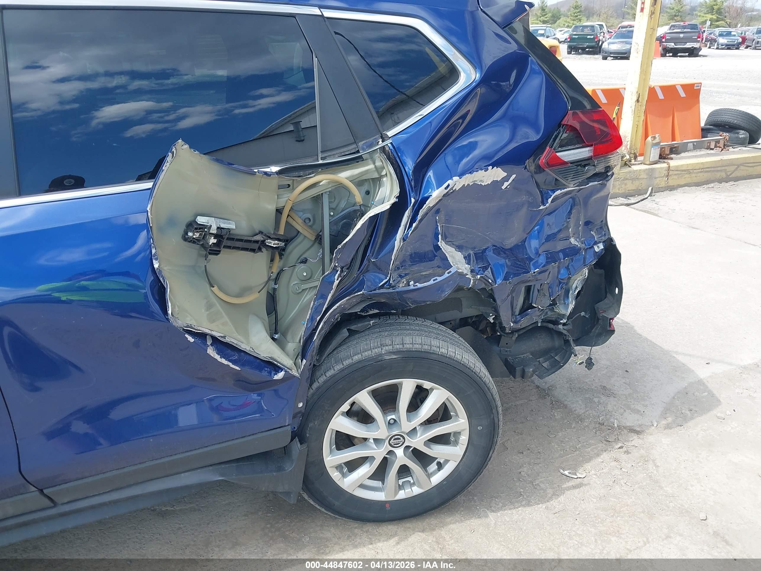 NISSAN ROGUE image 6