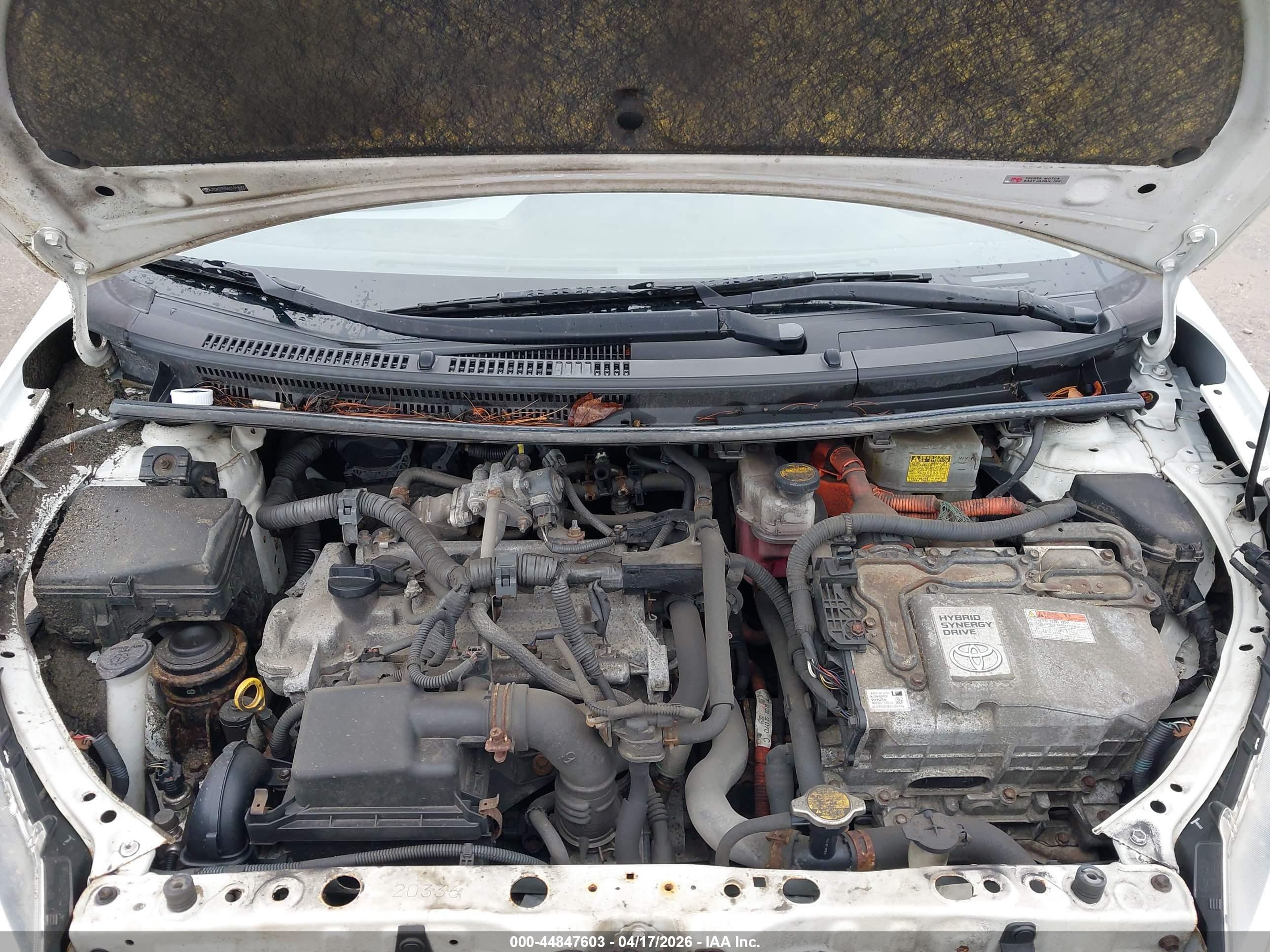 TOYOTA PRIUS image 10