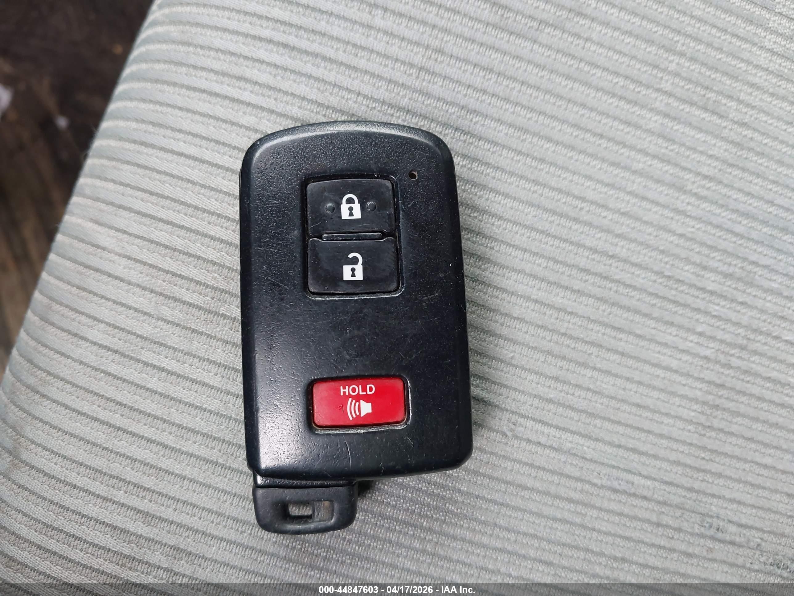 TOYOTA PRIUS image 11