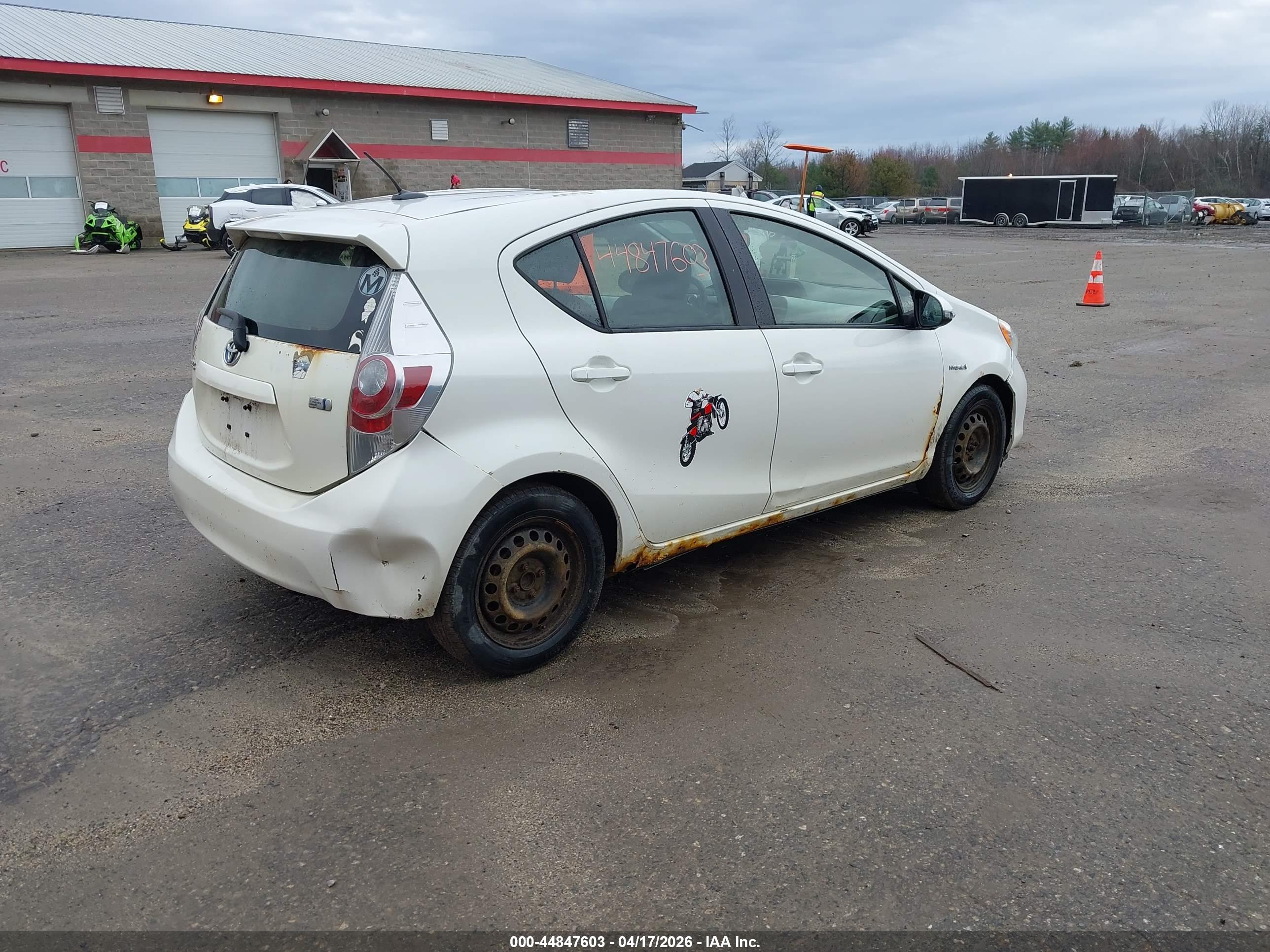 TOYOTA PRIUS image 4