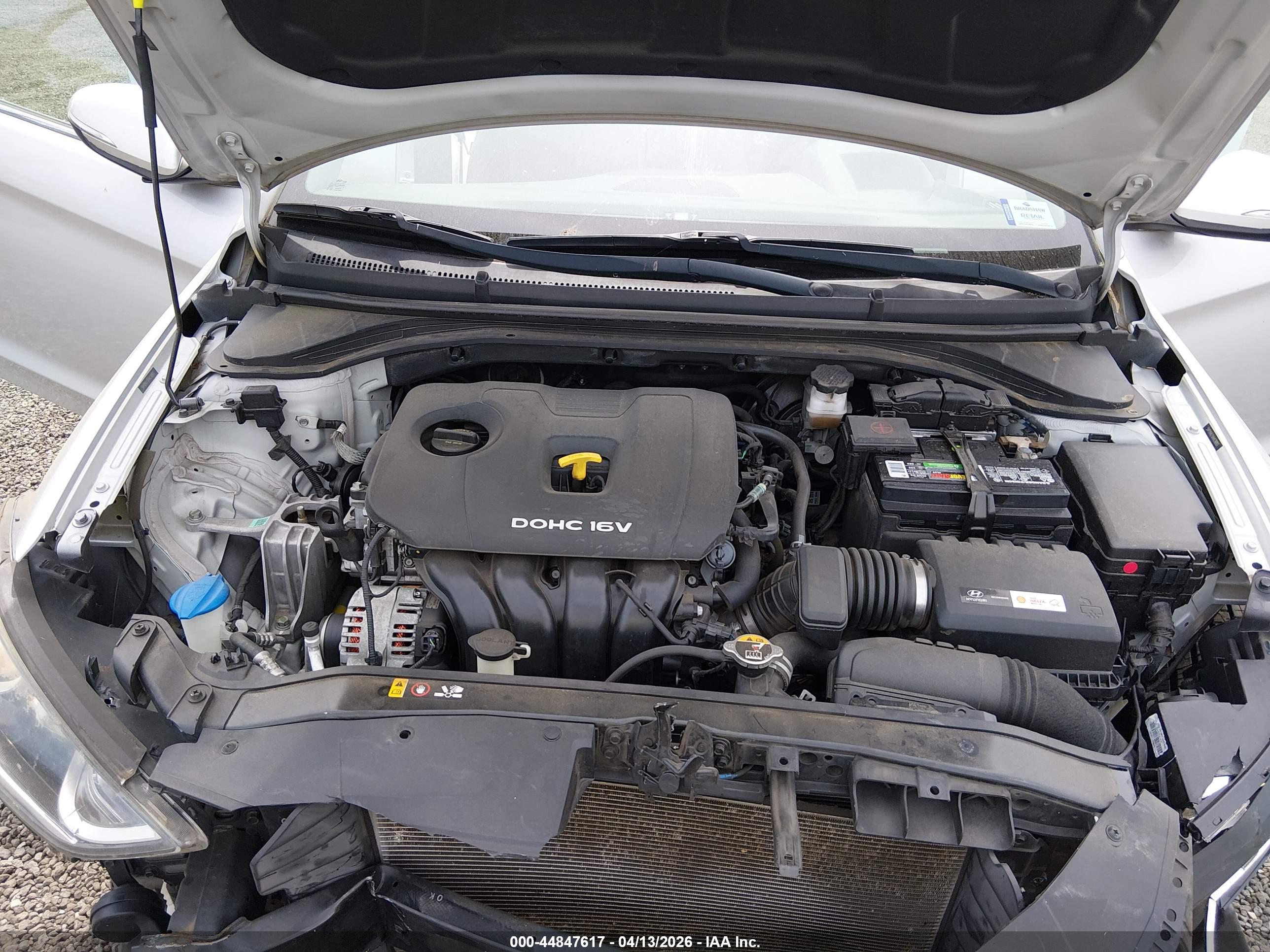 HYUNDAI ELANTRA image 10