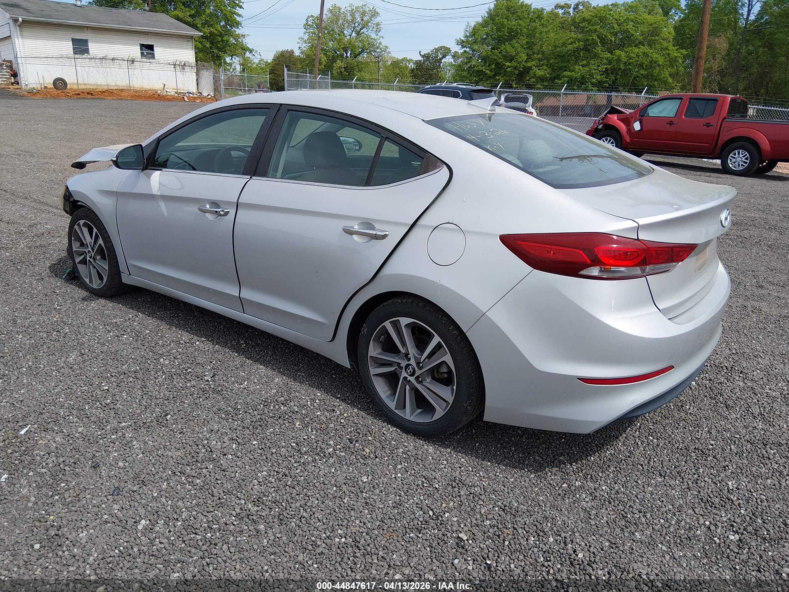 HYUNDAI ELANTRA image 3