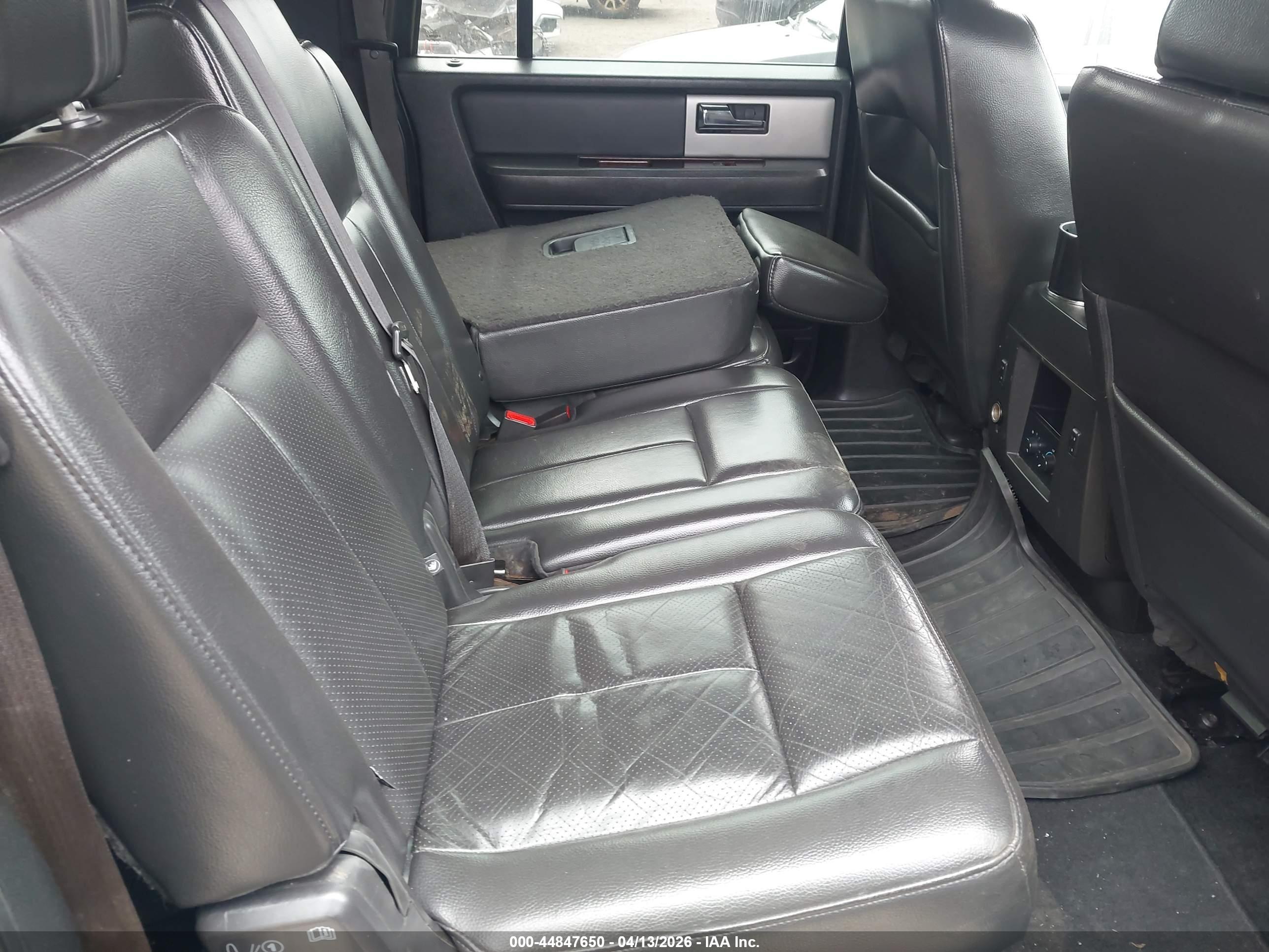 FORD EXPEDITION image 8