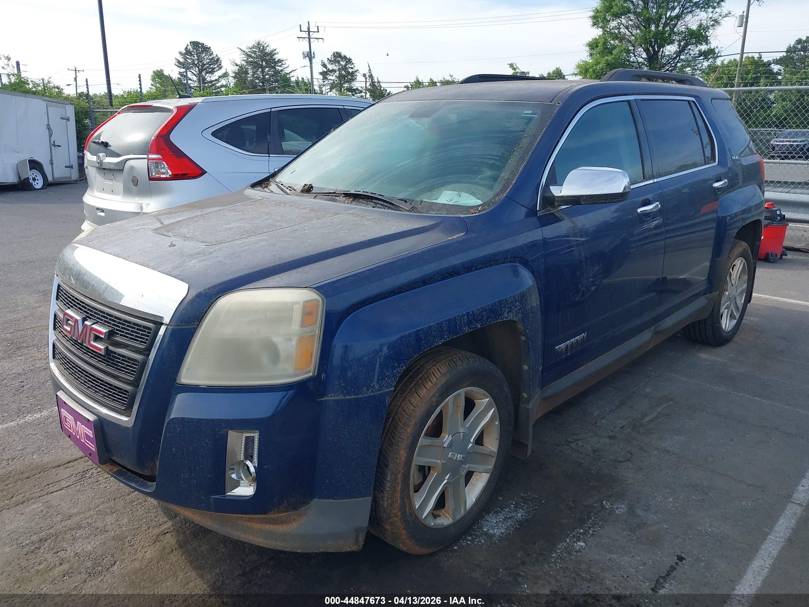 GMC TERRAIN image 2
