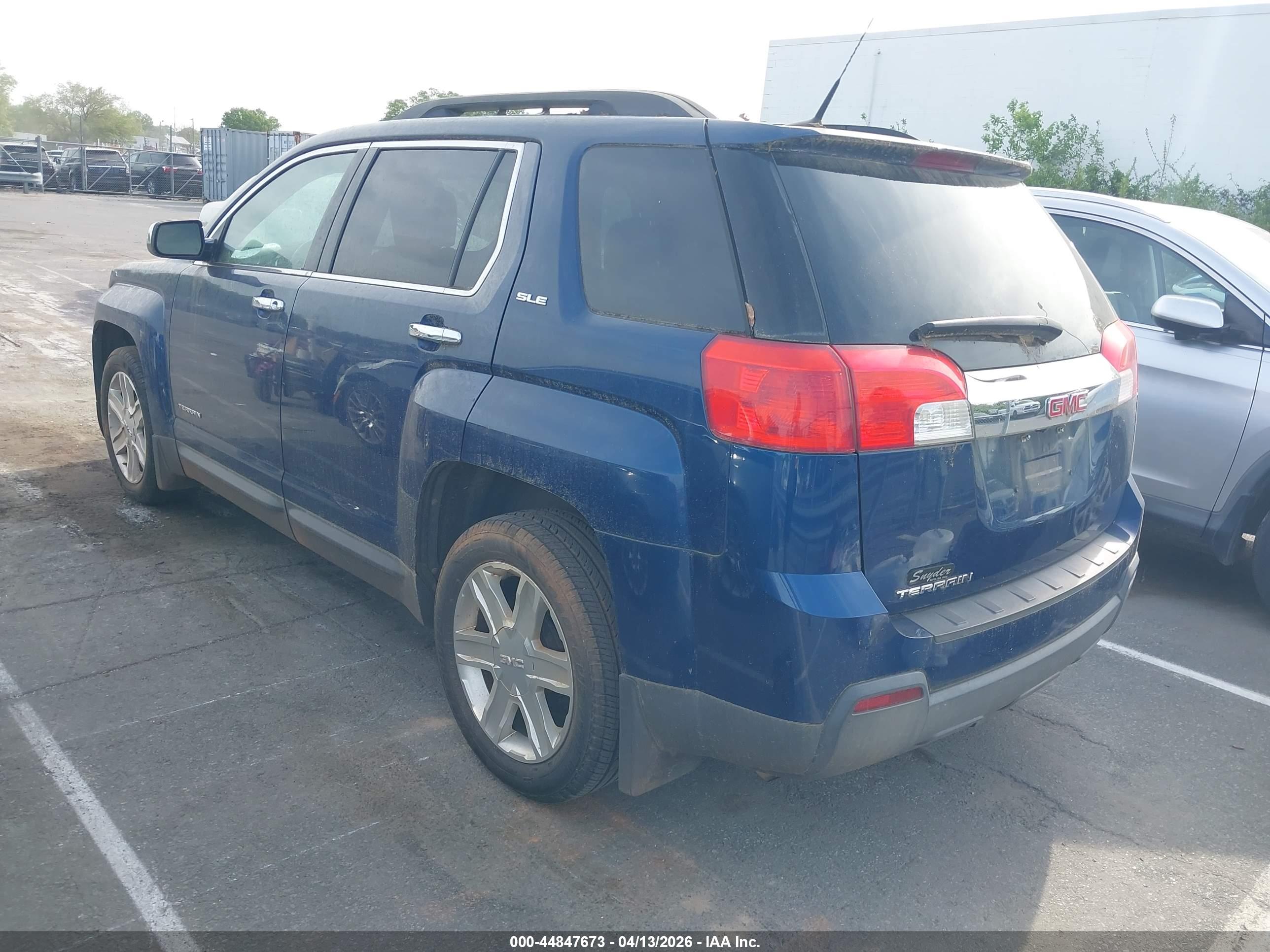 GMC TERRAIN image 3