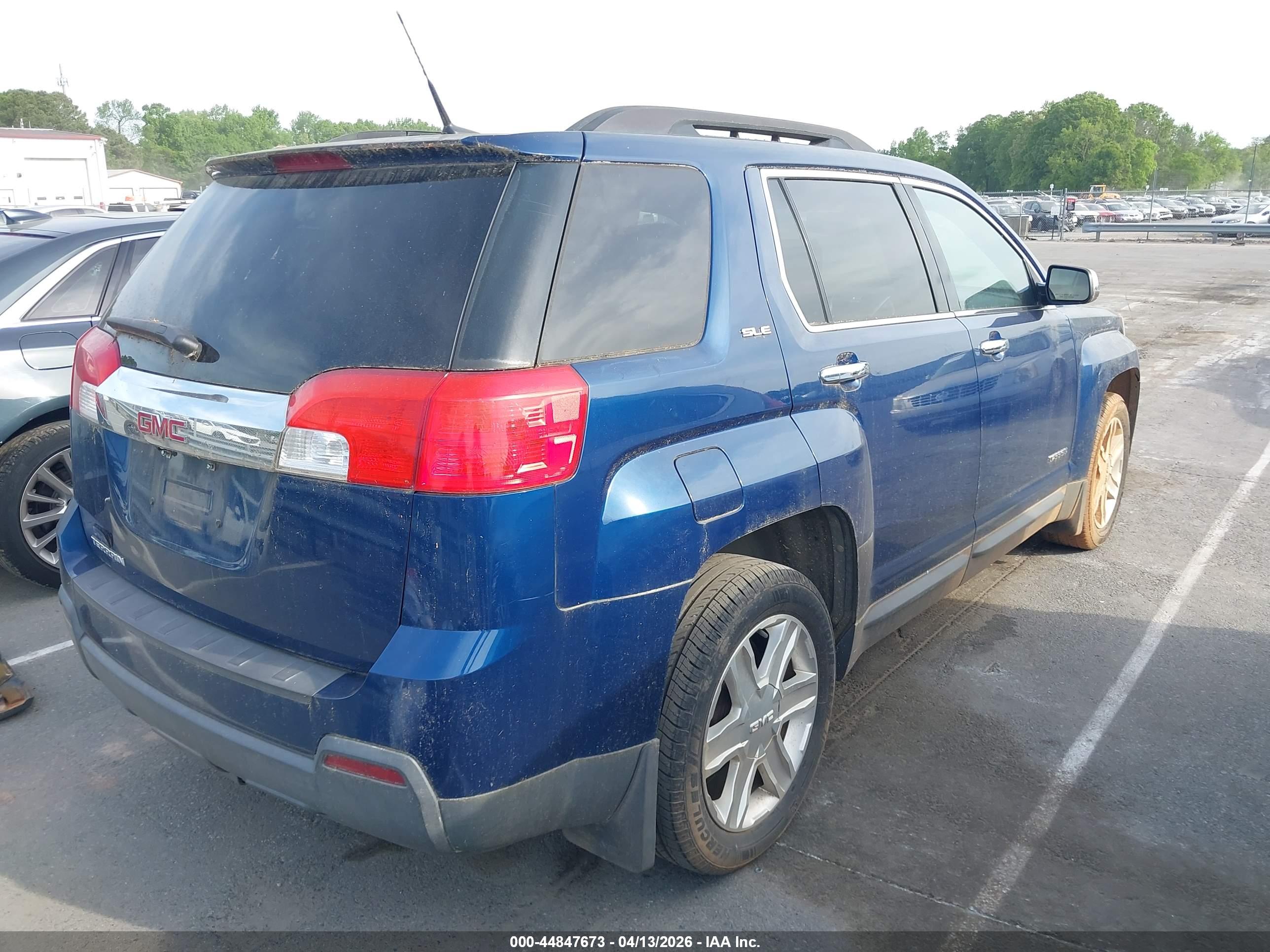 GMC TERRAIN image 4