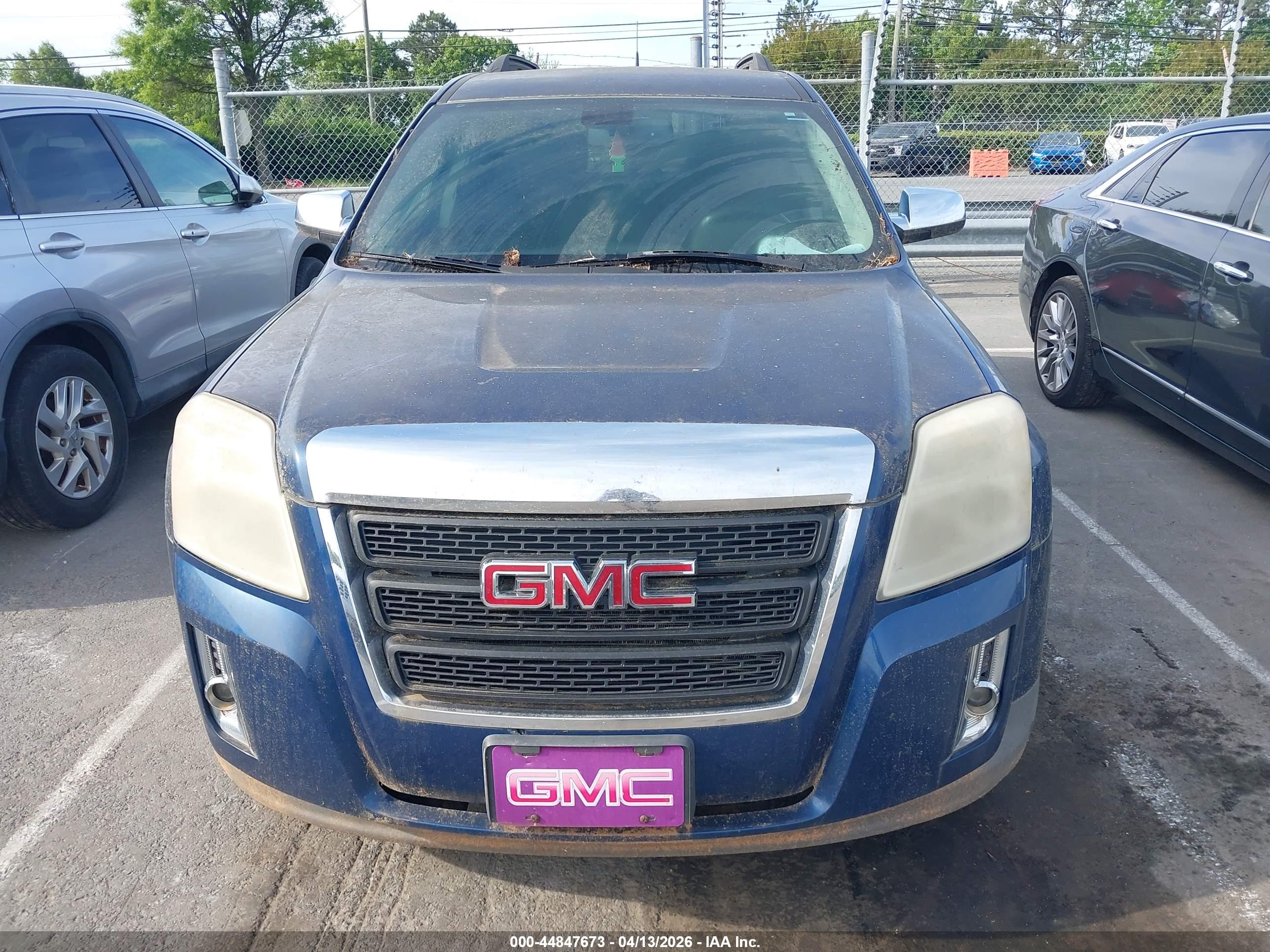 GMC TERRAIN image 6