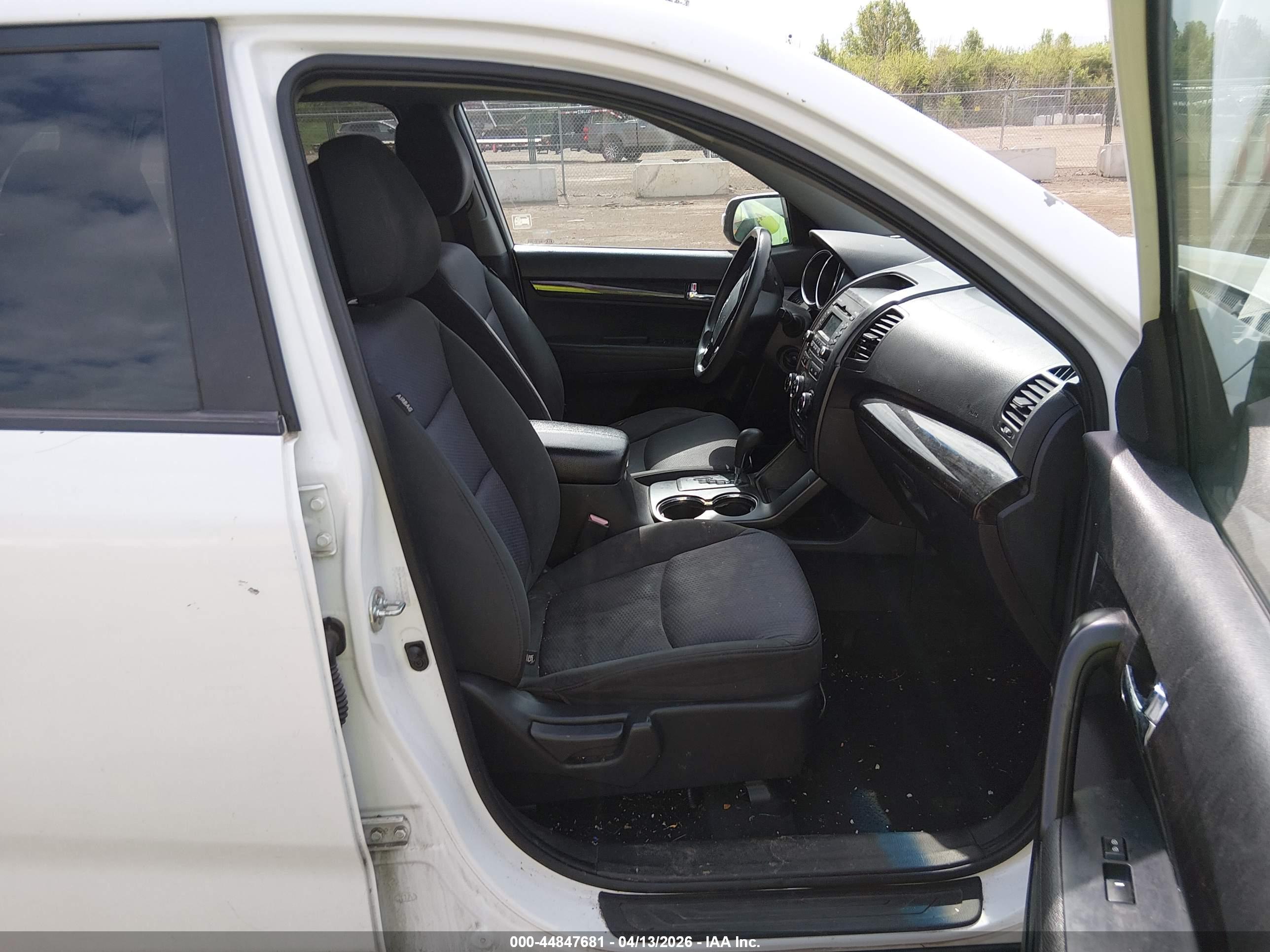 KIA SORENTO image 5