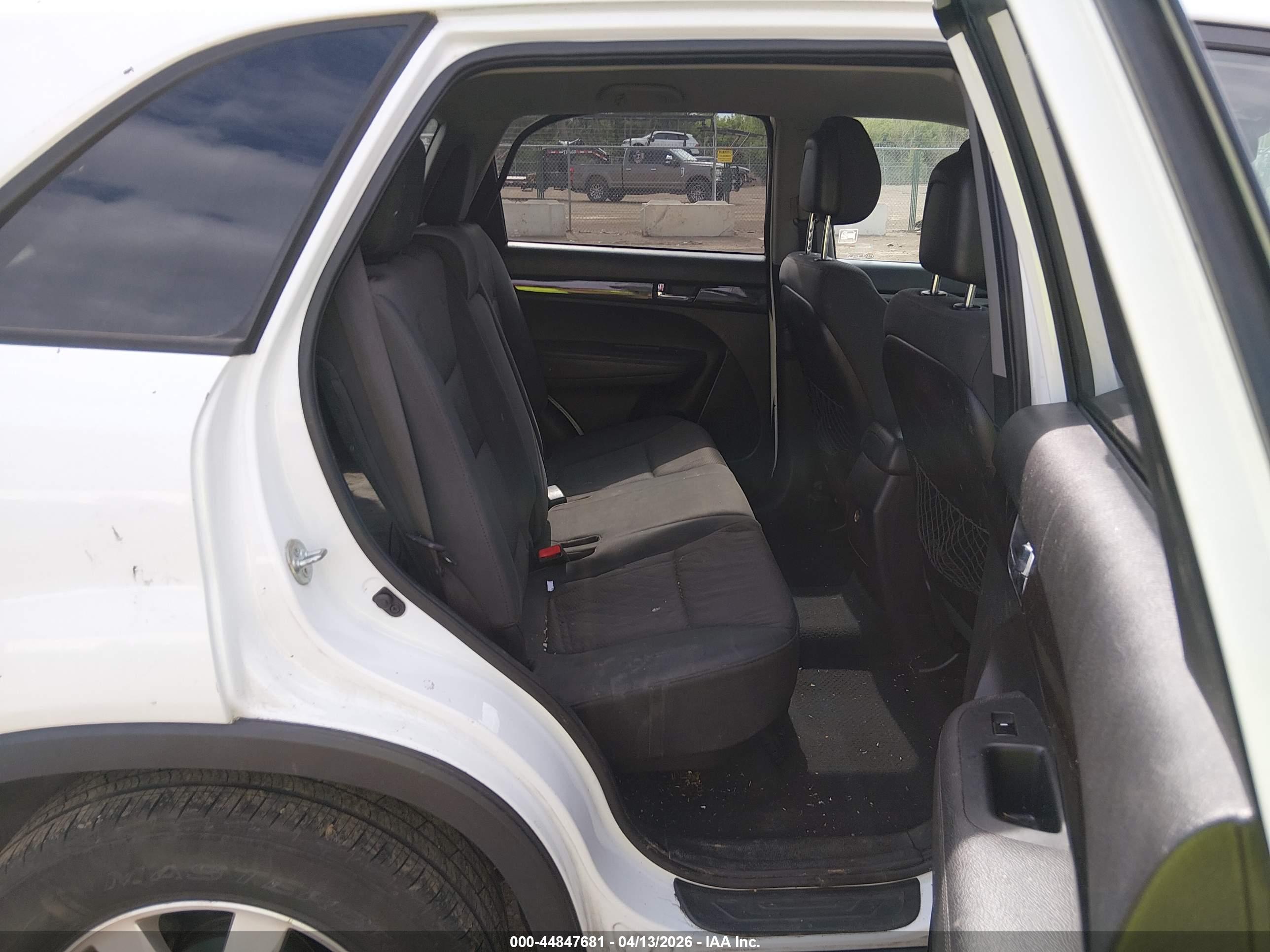 KIA SORENTO image 8