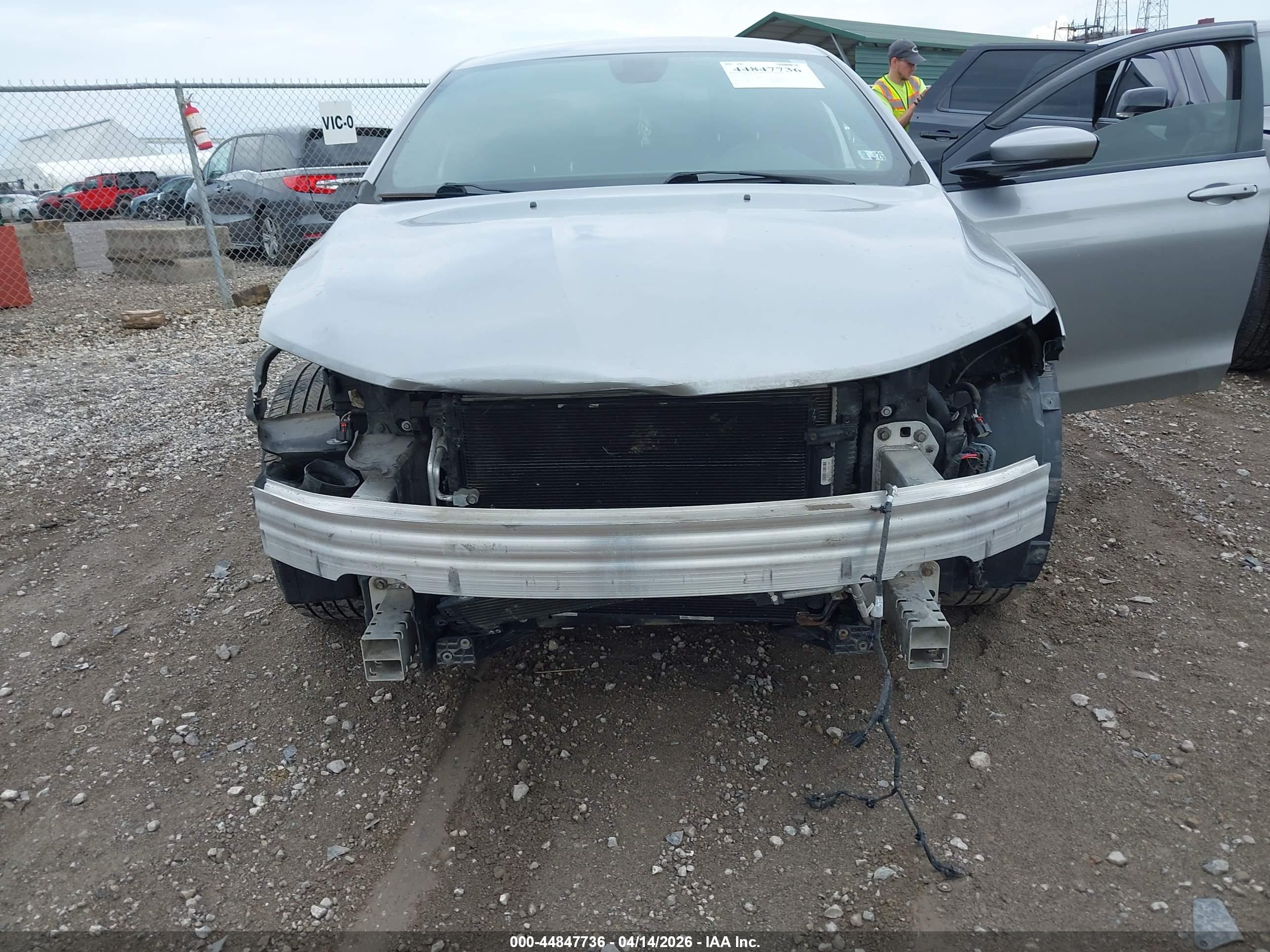 CHRYSLER 200 image 6