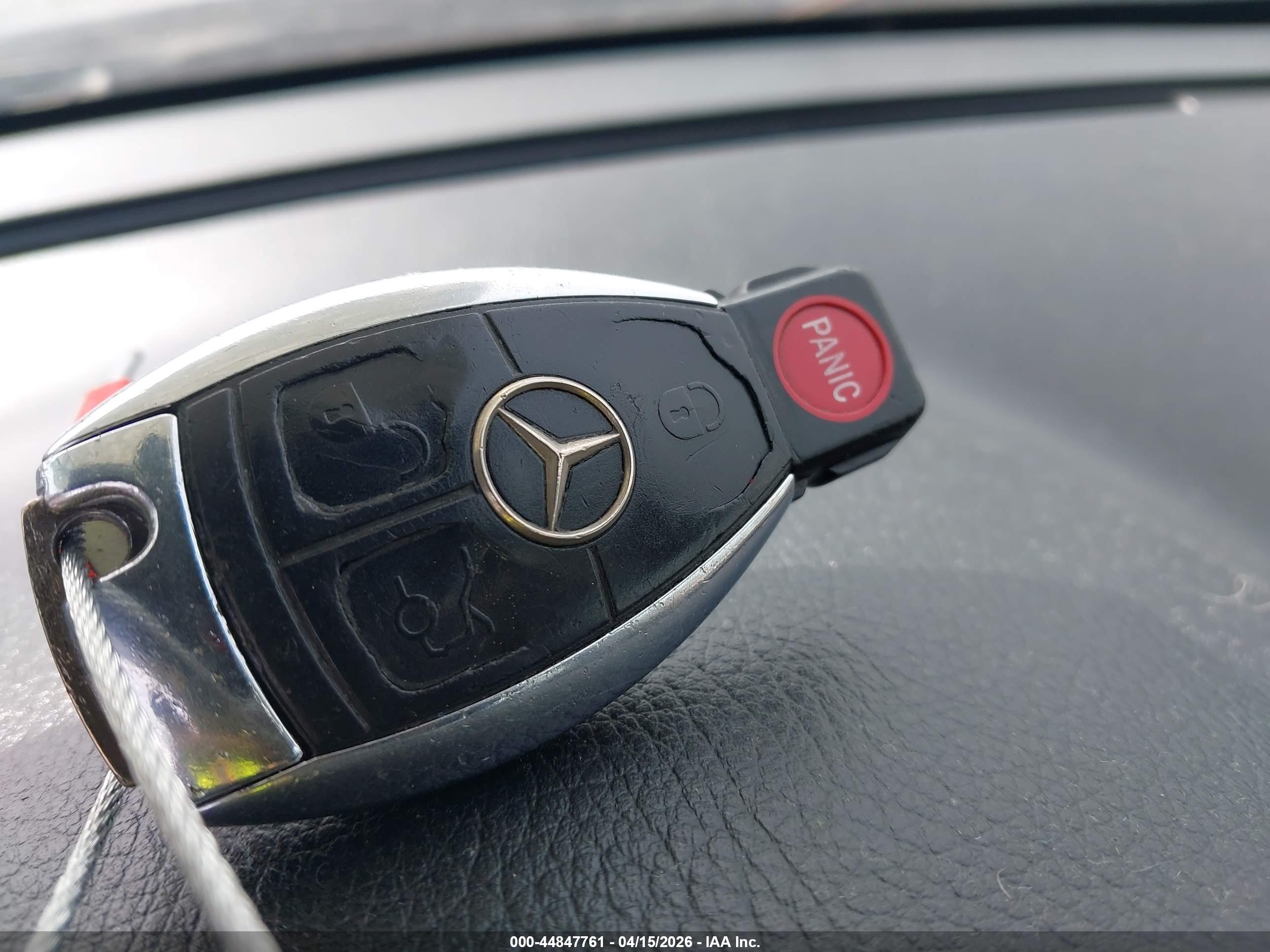 MERCEDES-BENZ E image 11