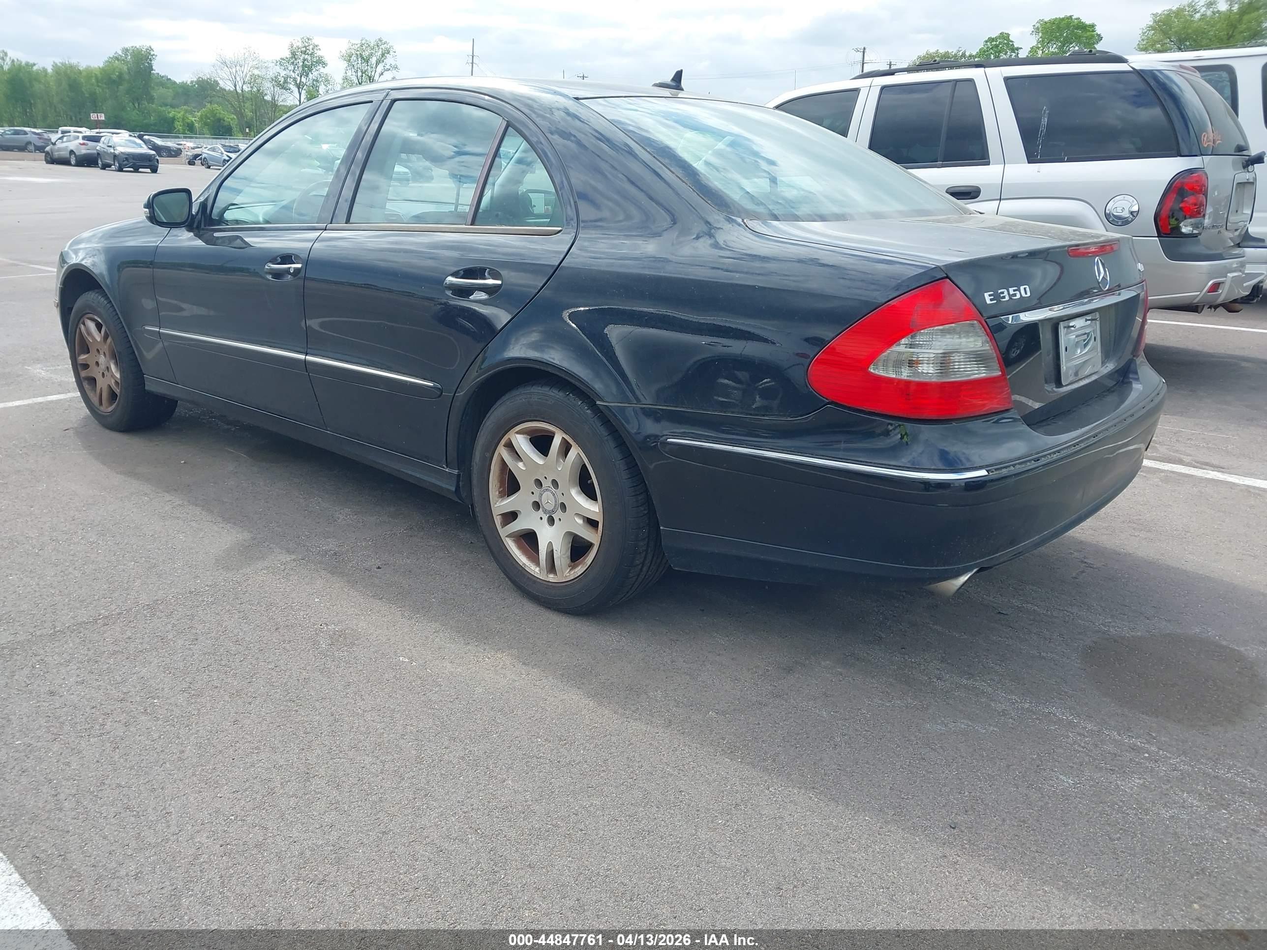 MERCEDES-BENZ E image 3