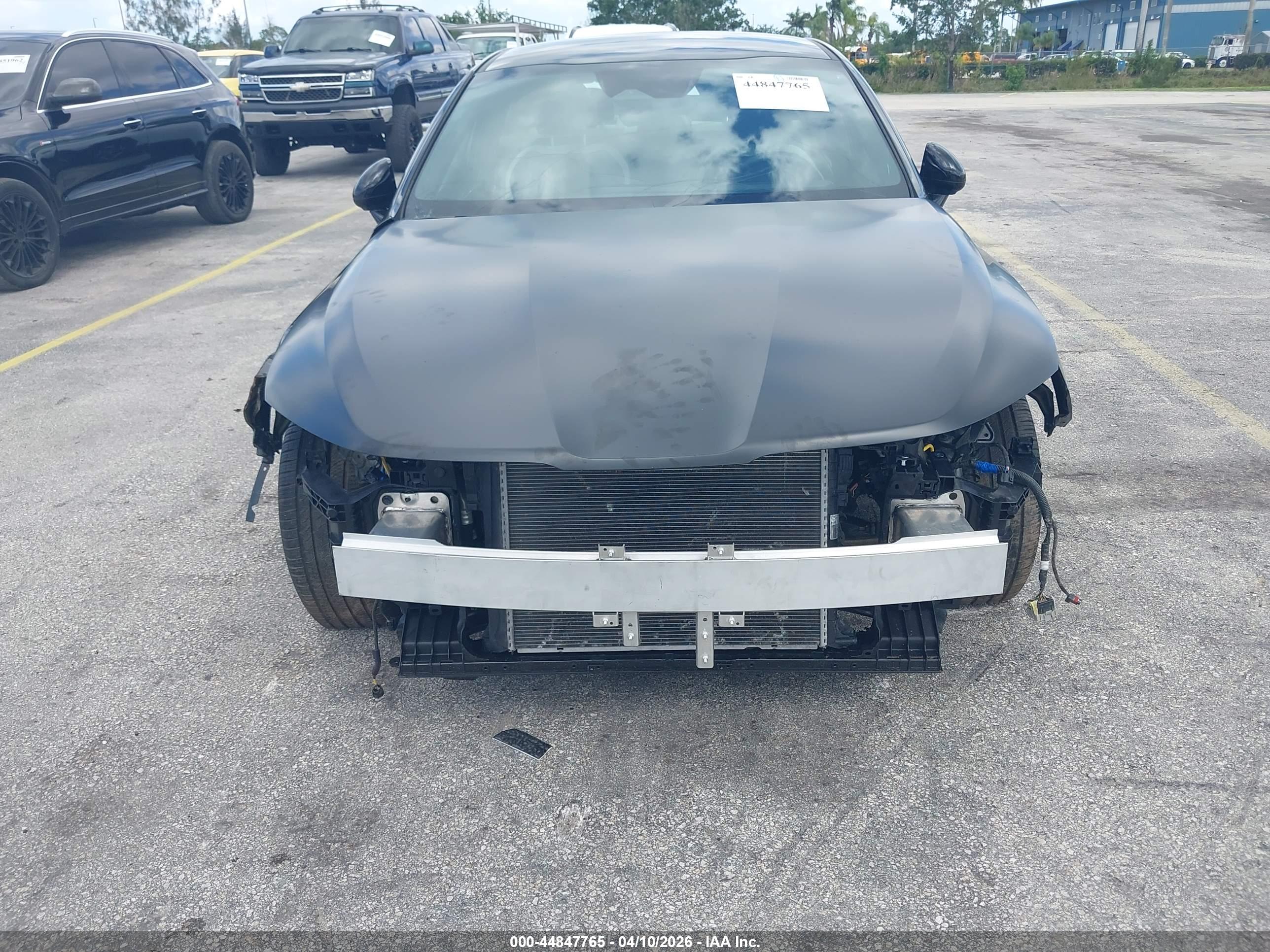 KIA K5 image 6