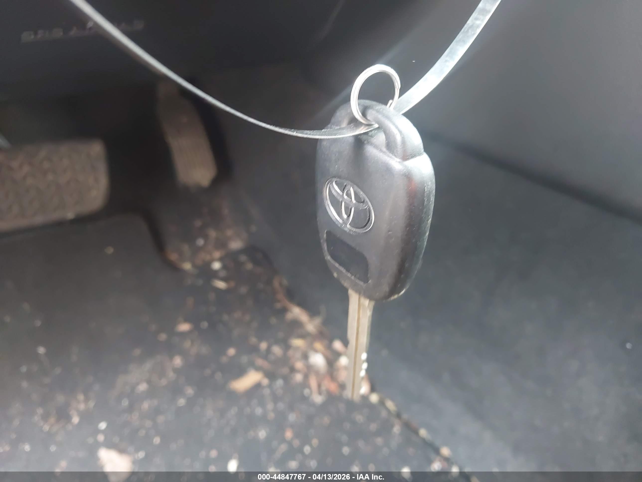 TOYOTA CAMRY image 11