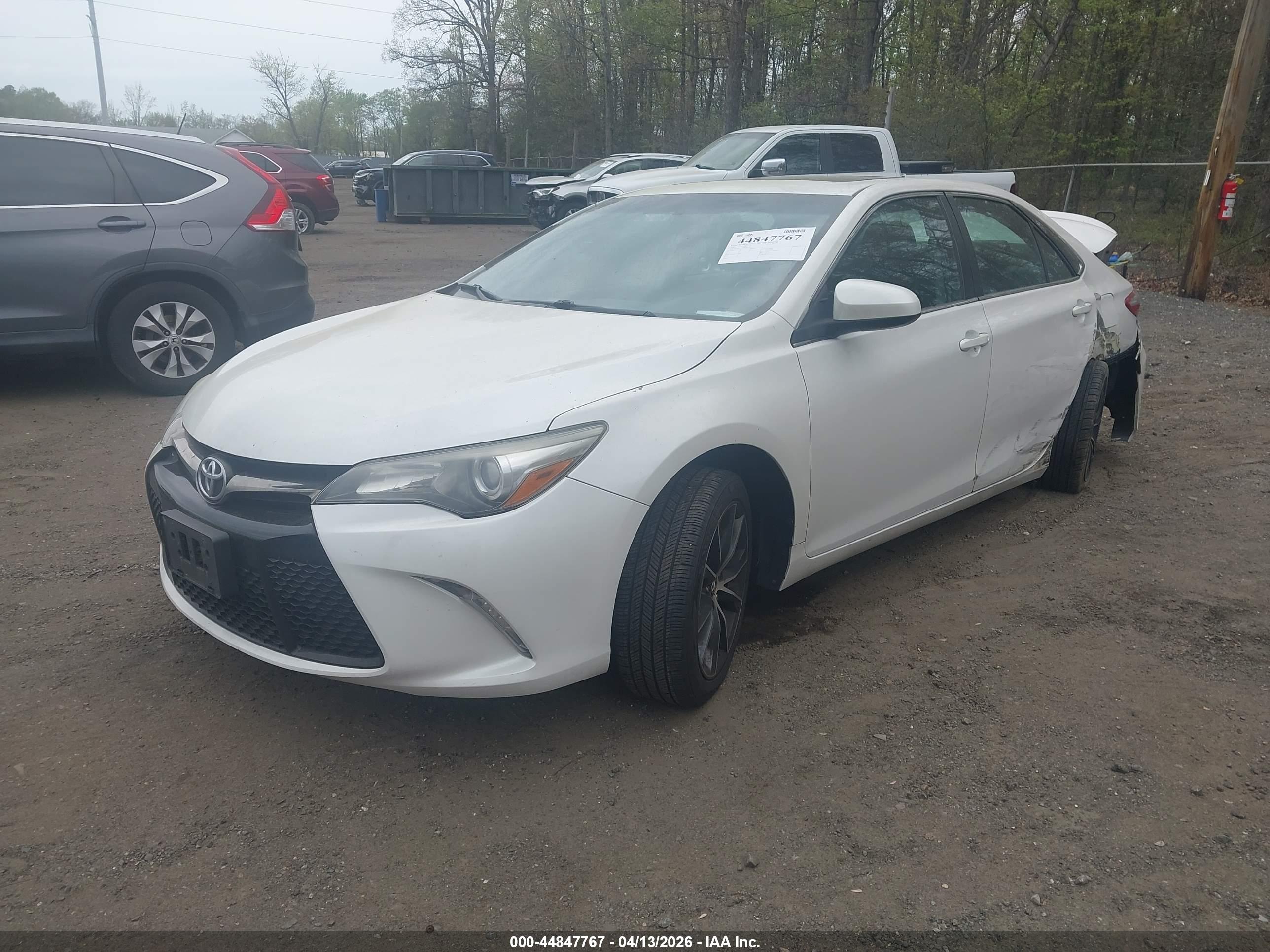 TOYOTA CAMRY image 2