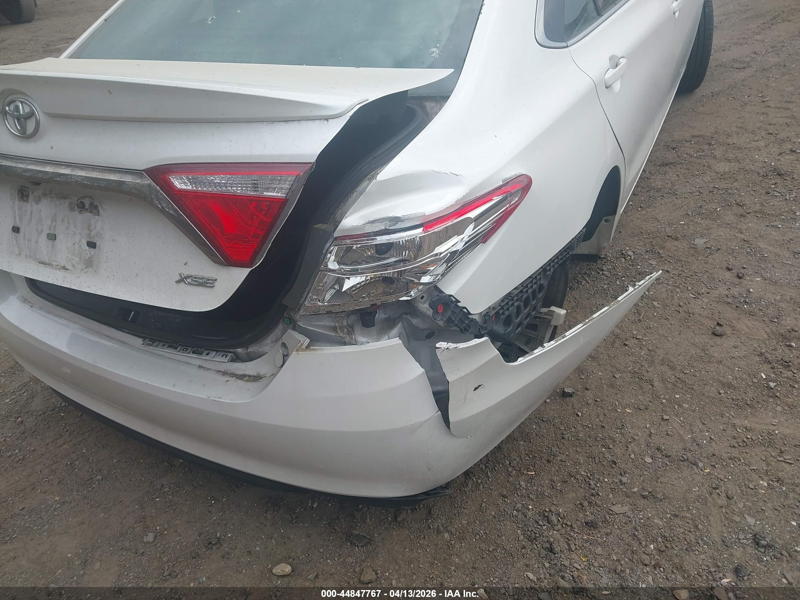 TOYOTA CAMRY image 6