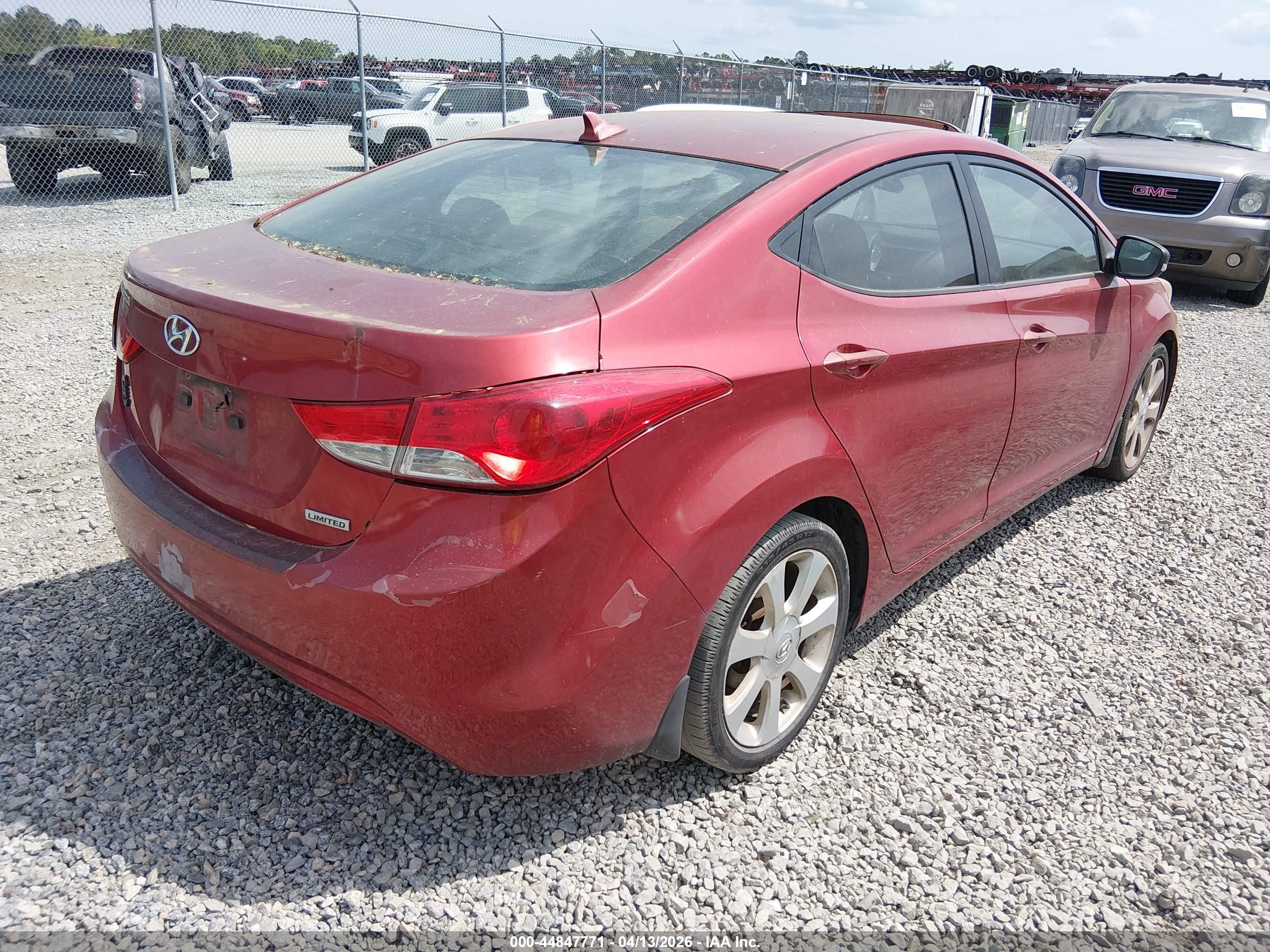 HYUNDAI ELANTRA image 4