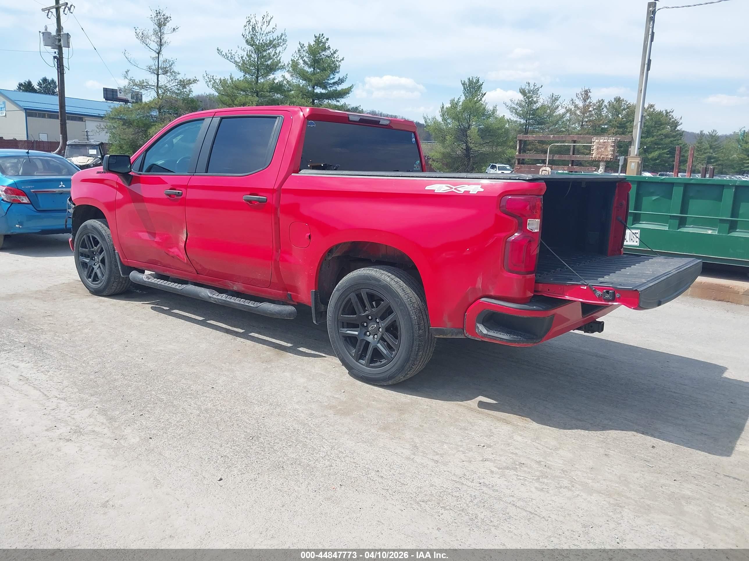 CHEVROLET SILVERADO image 3