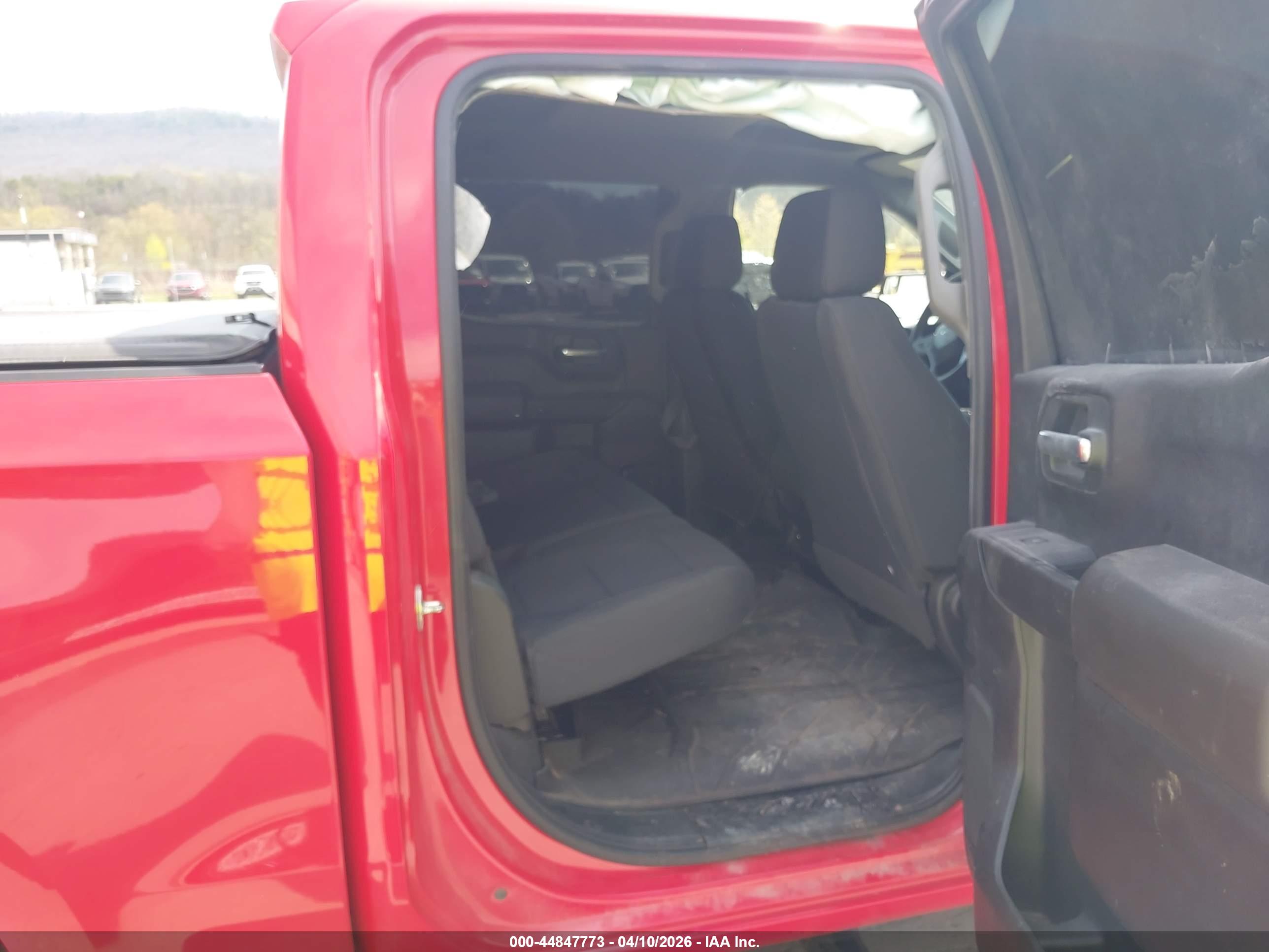 CHEVROLET SILVERADO image 8
