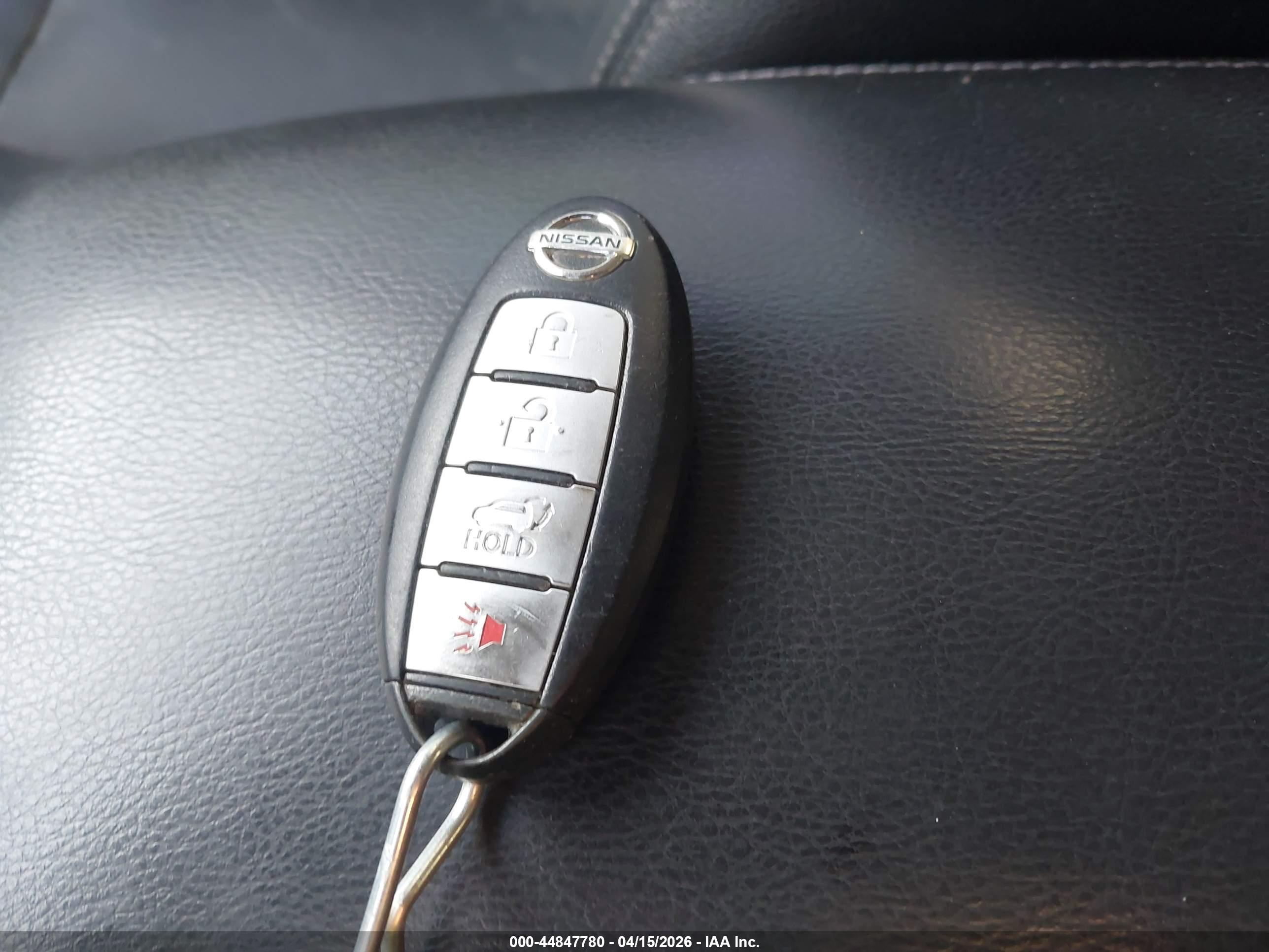 NISSAN ROGUE image 11