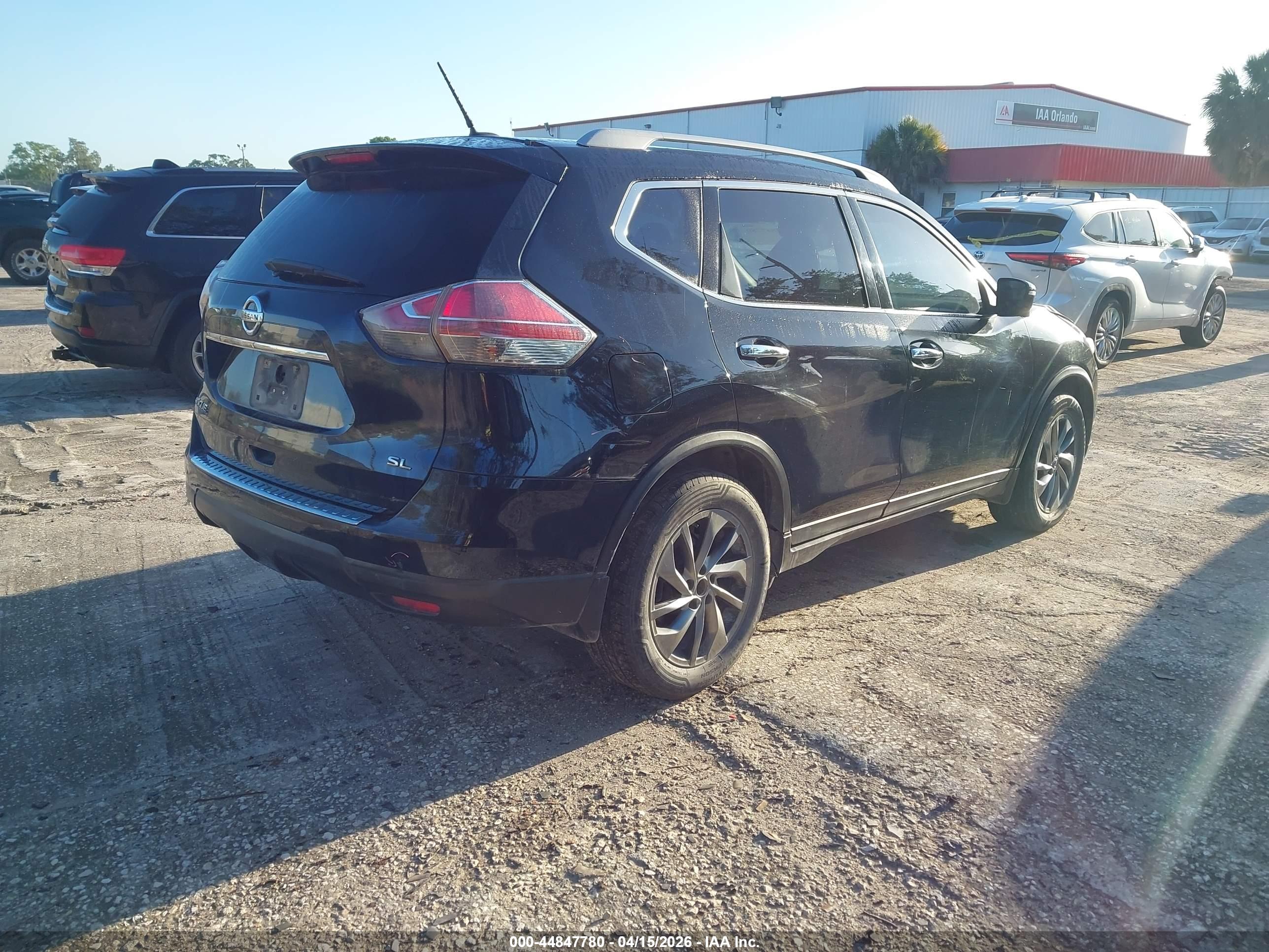 NISSAN ROGUE image 4