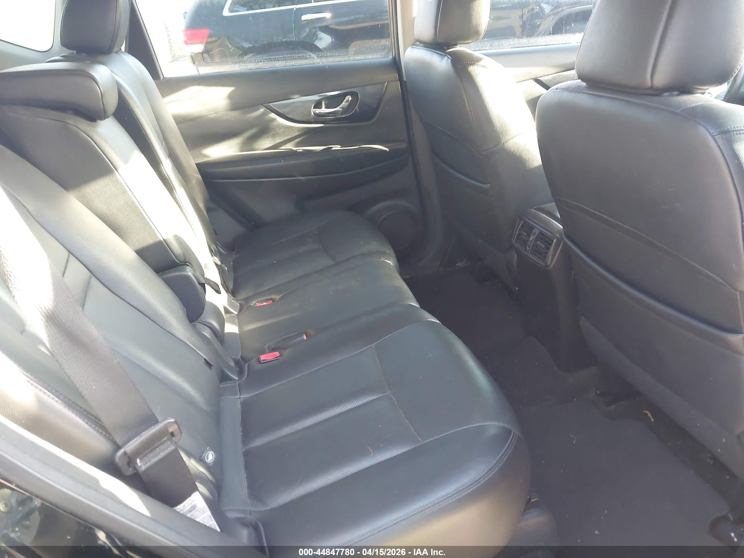 NISSAN ROGUE image 8