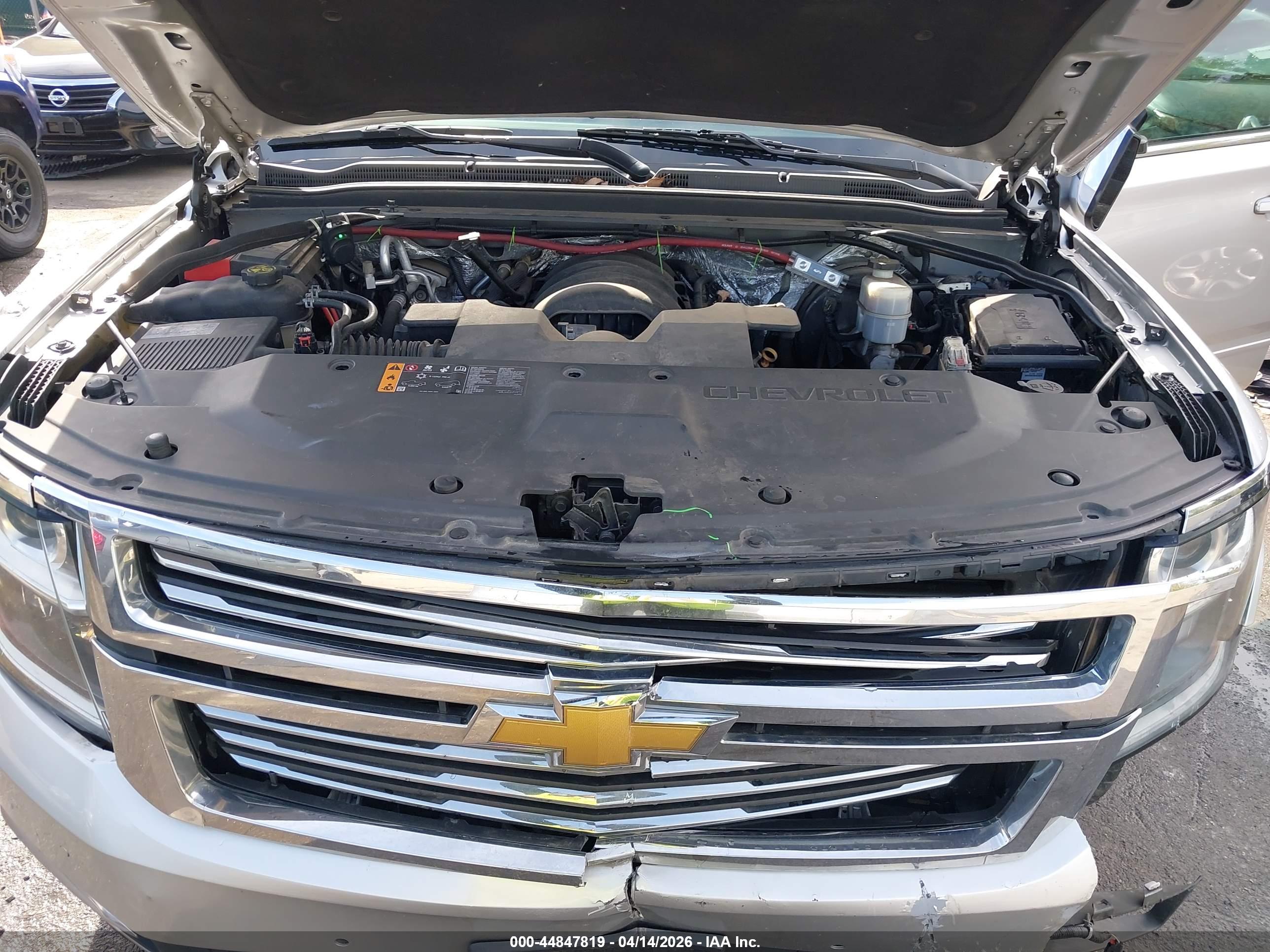 CHEVROLET SUBURBAN image 10