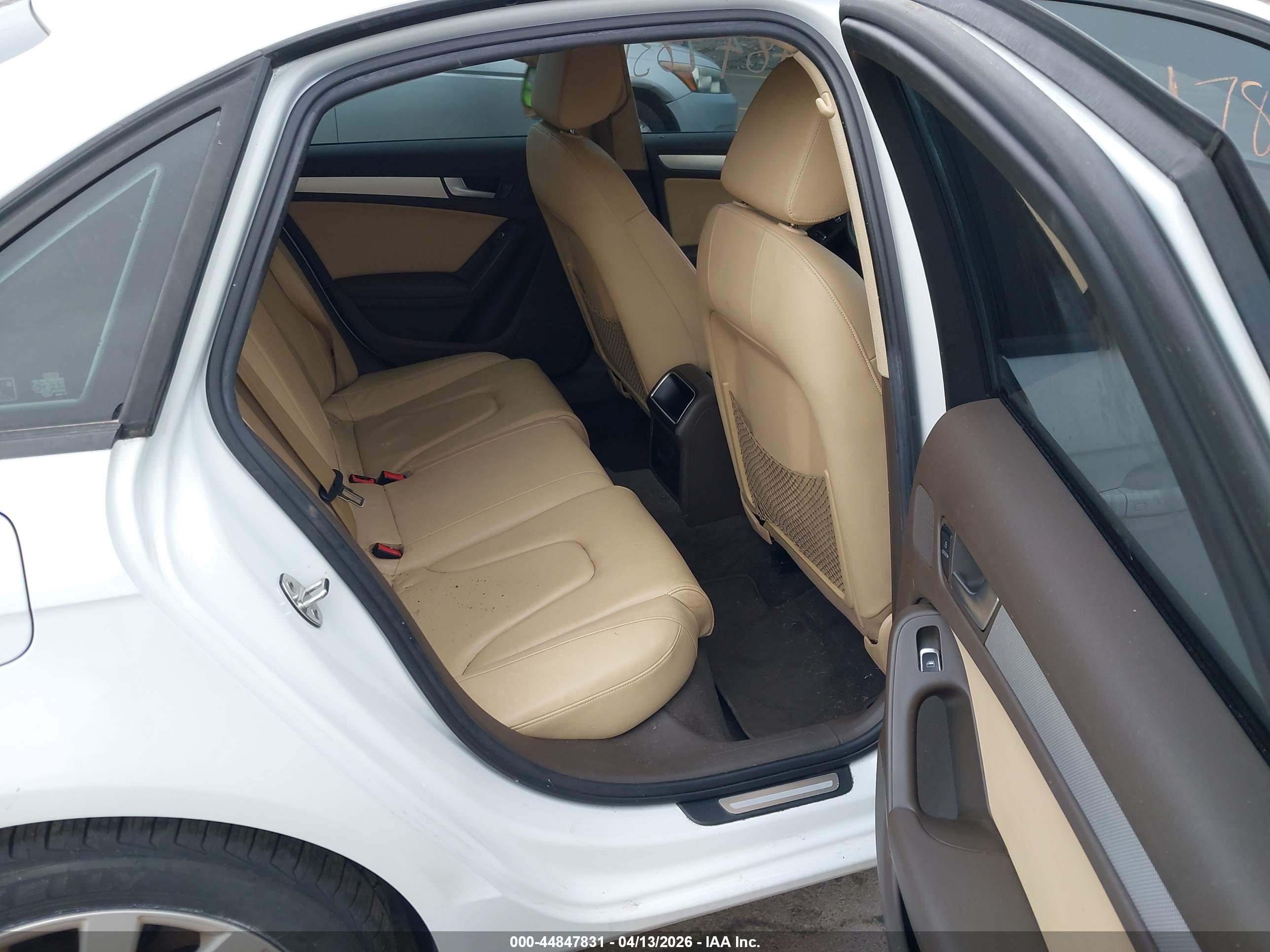 AUDI A4 image 8