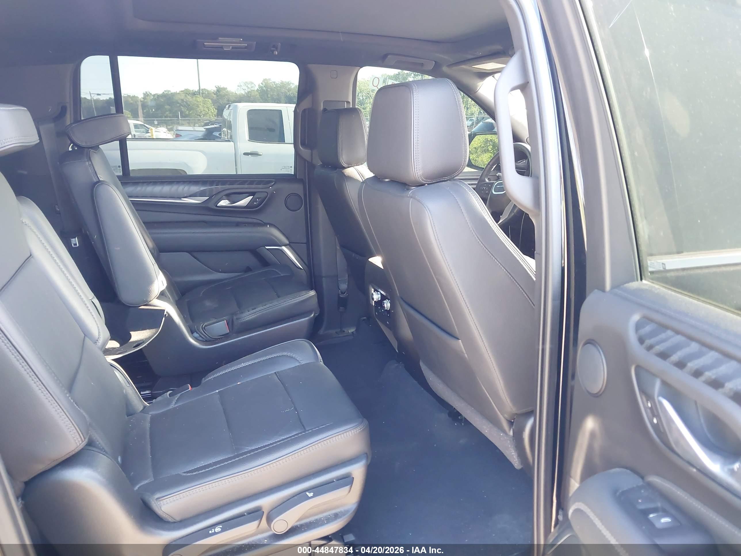 GMC YUKON image 8