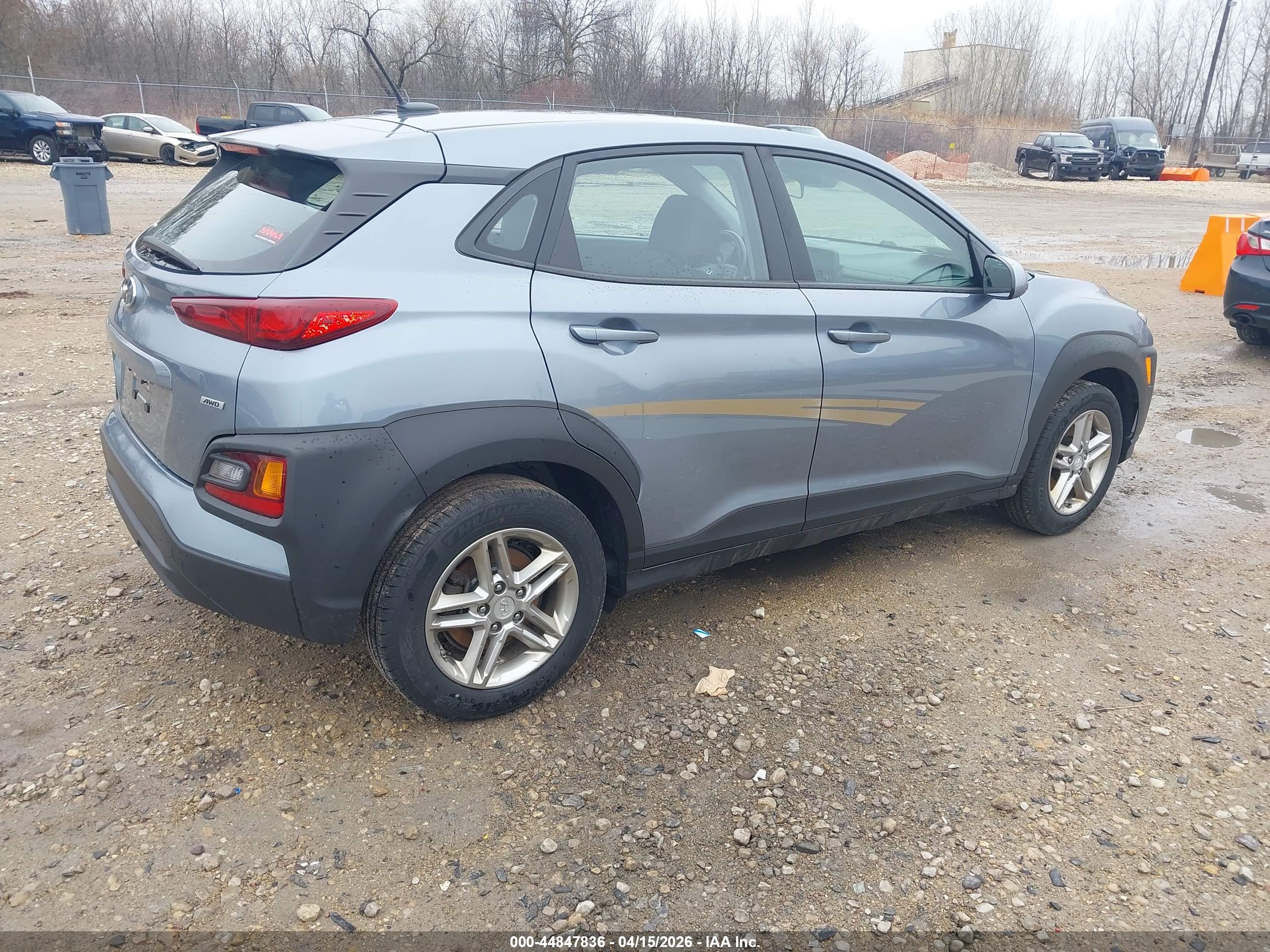 HYUNDAI KONA image 4