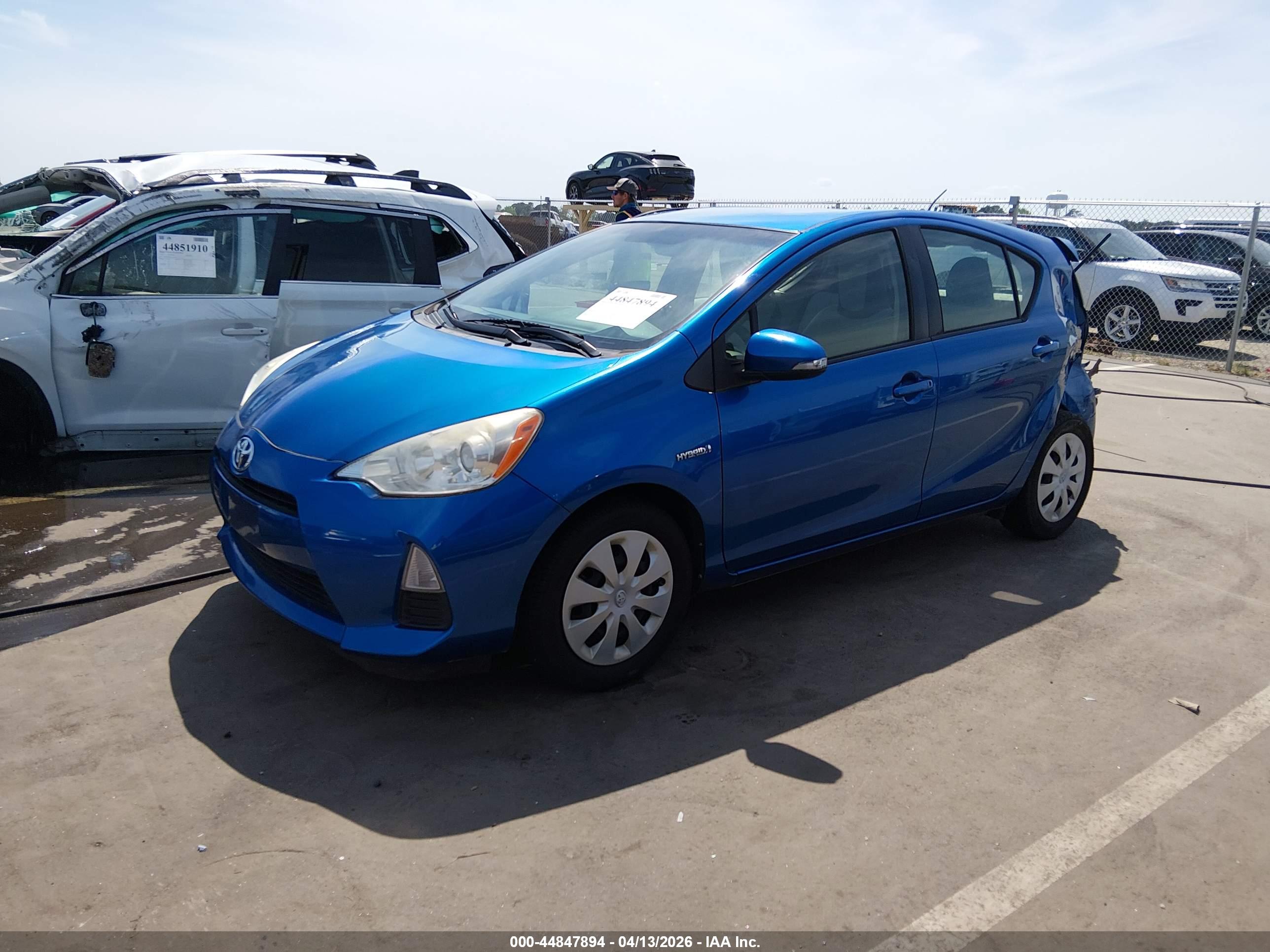 TOYOTA PRIUS image 2