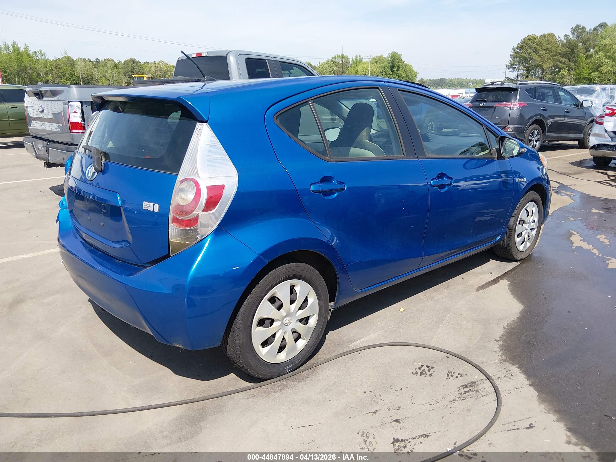 TOYOTA PRIUS image 4