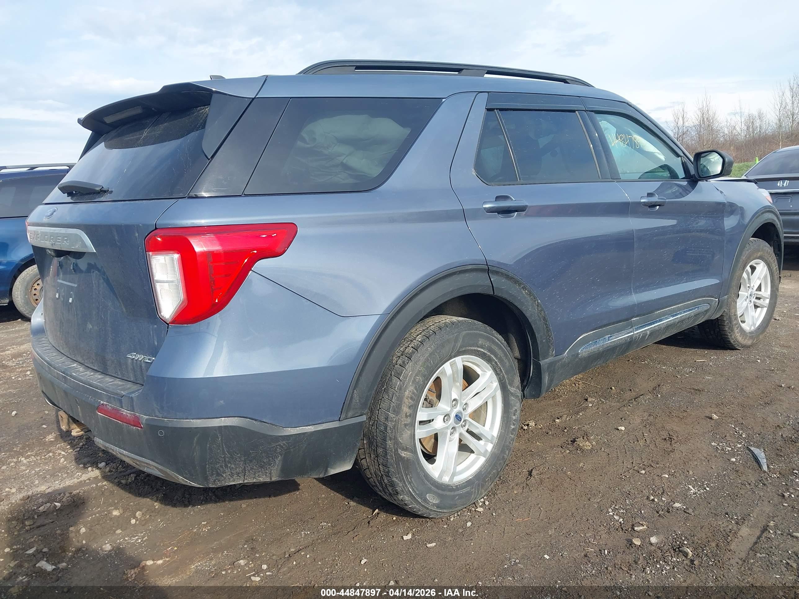 FORD EXPLORER image 4