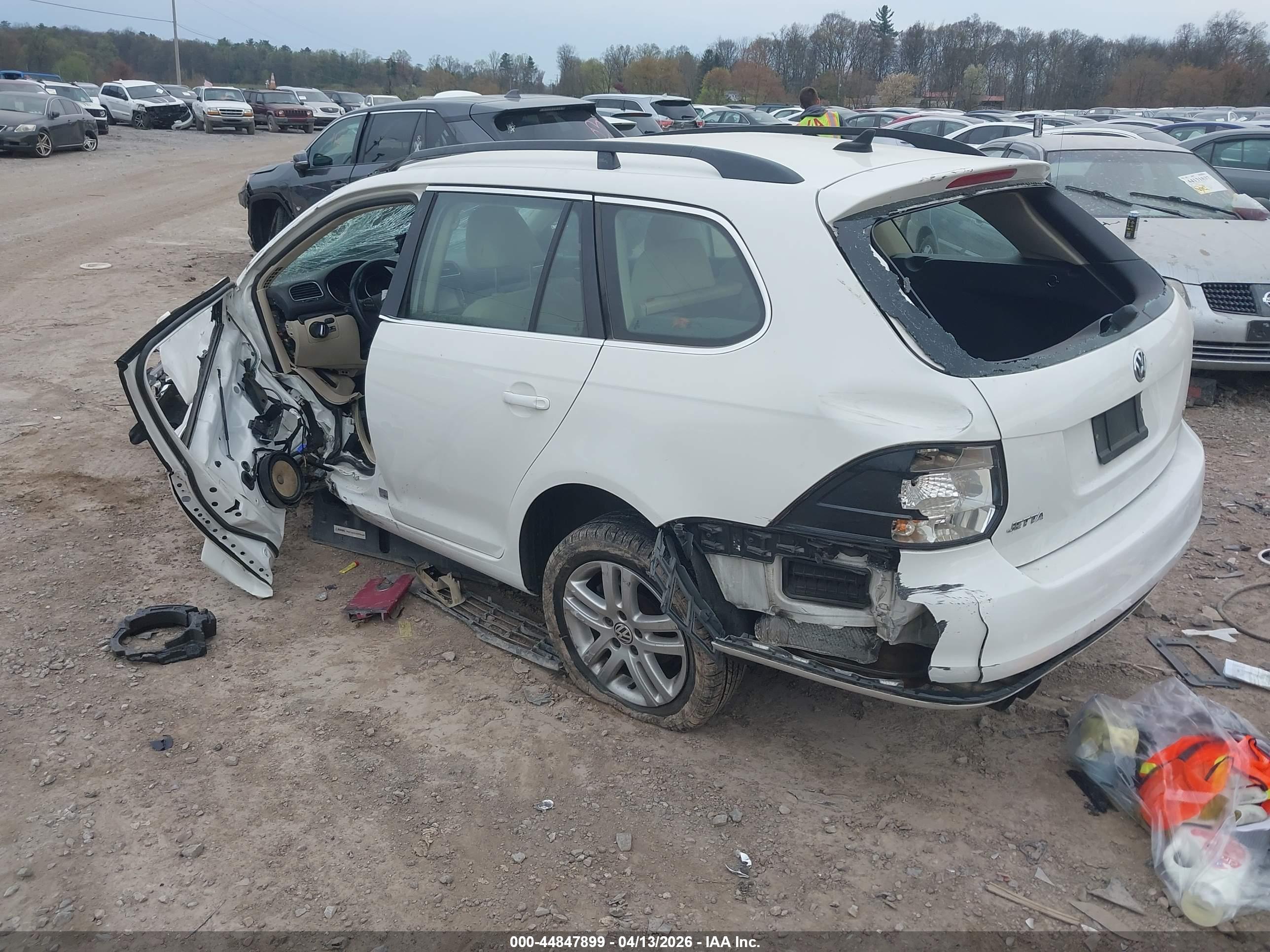 VOLKSWAGEN JETTA image 3