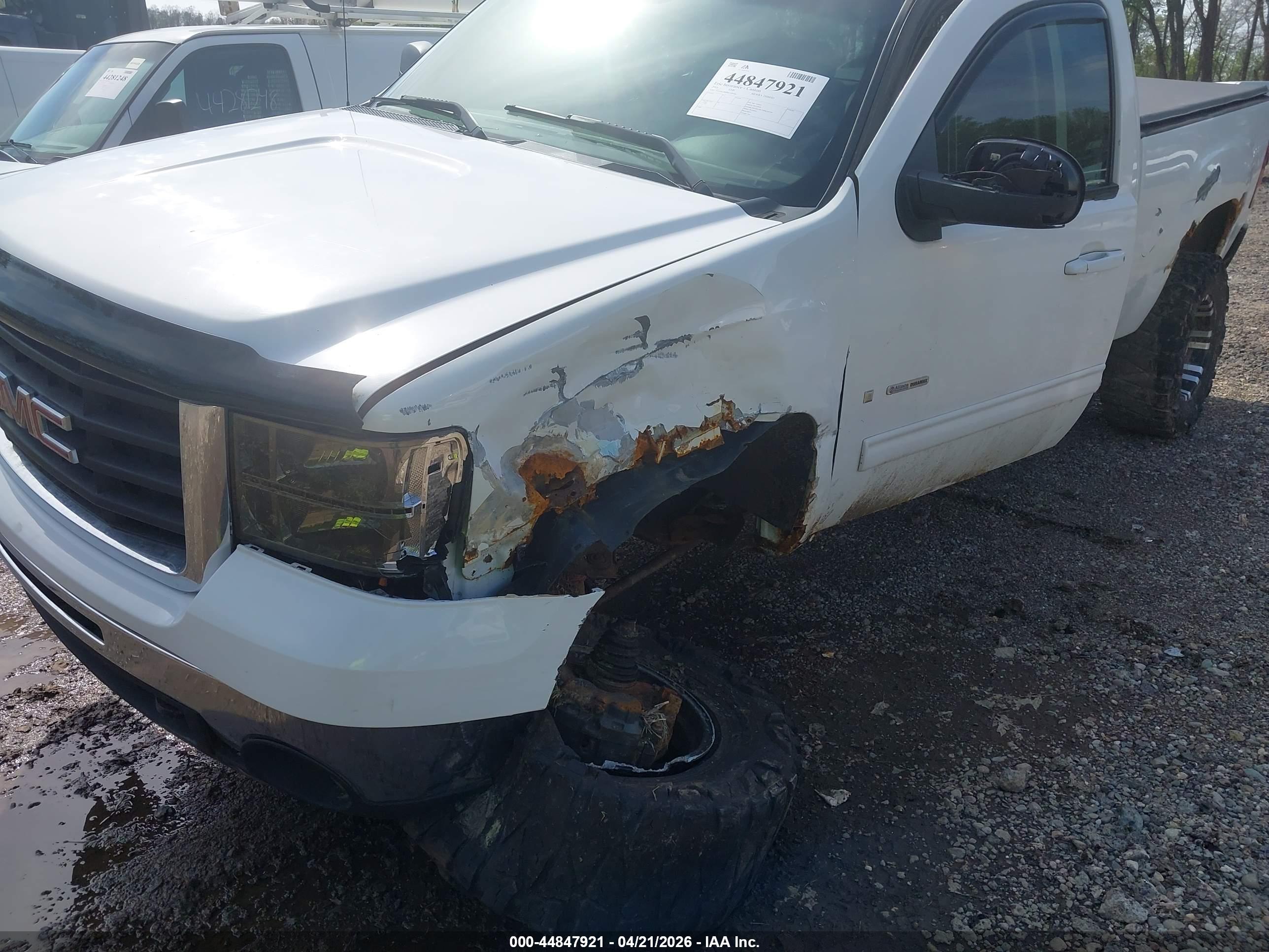 GMC SIERRA image 6