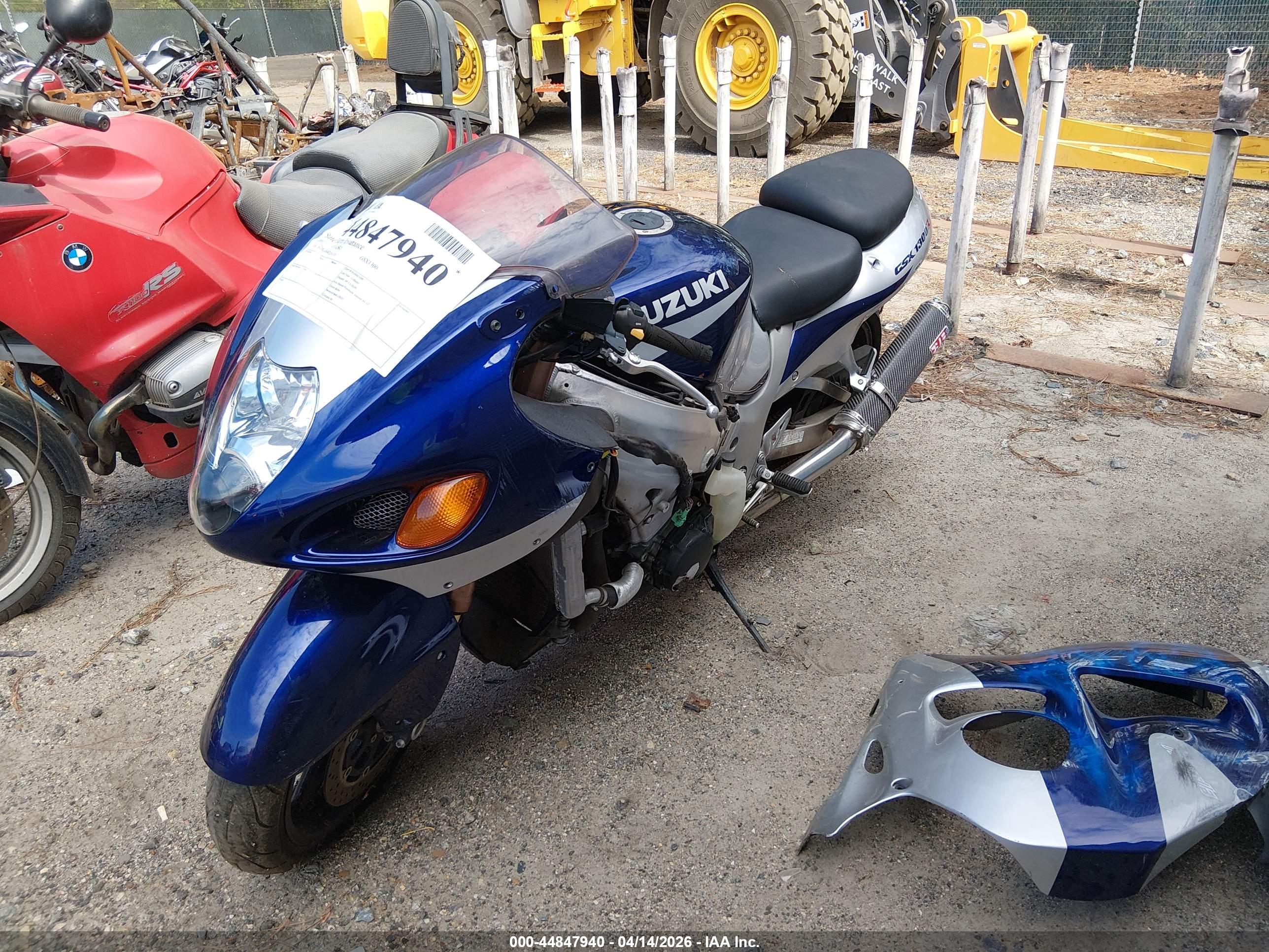 SUZUKI GSX1300 image 2