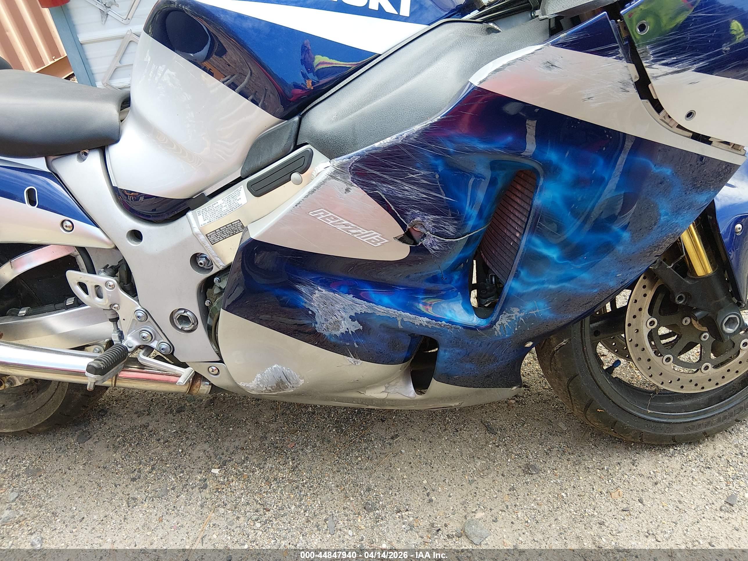 SUZUKI GSX1300 image 8