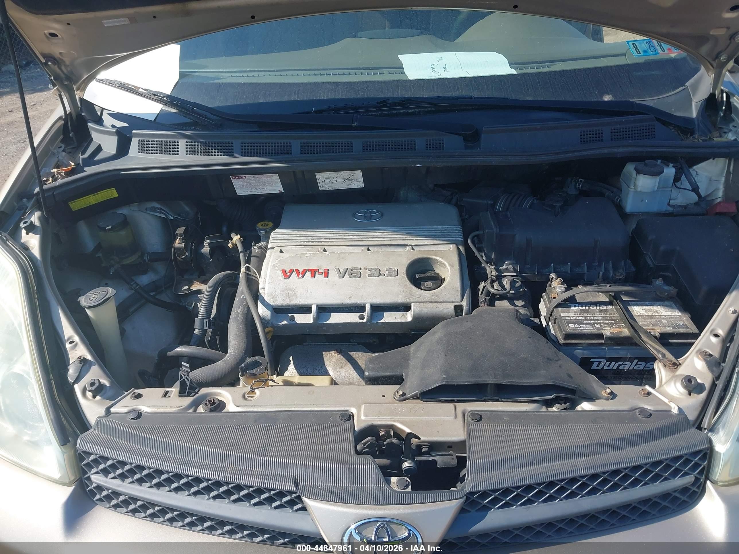 TOYOTA SIENNA image 10