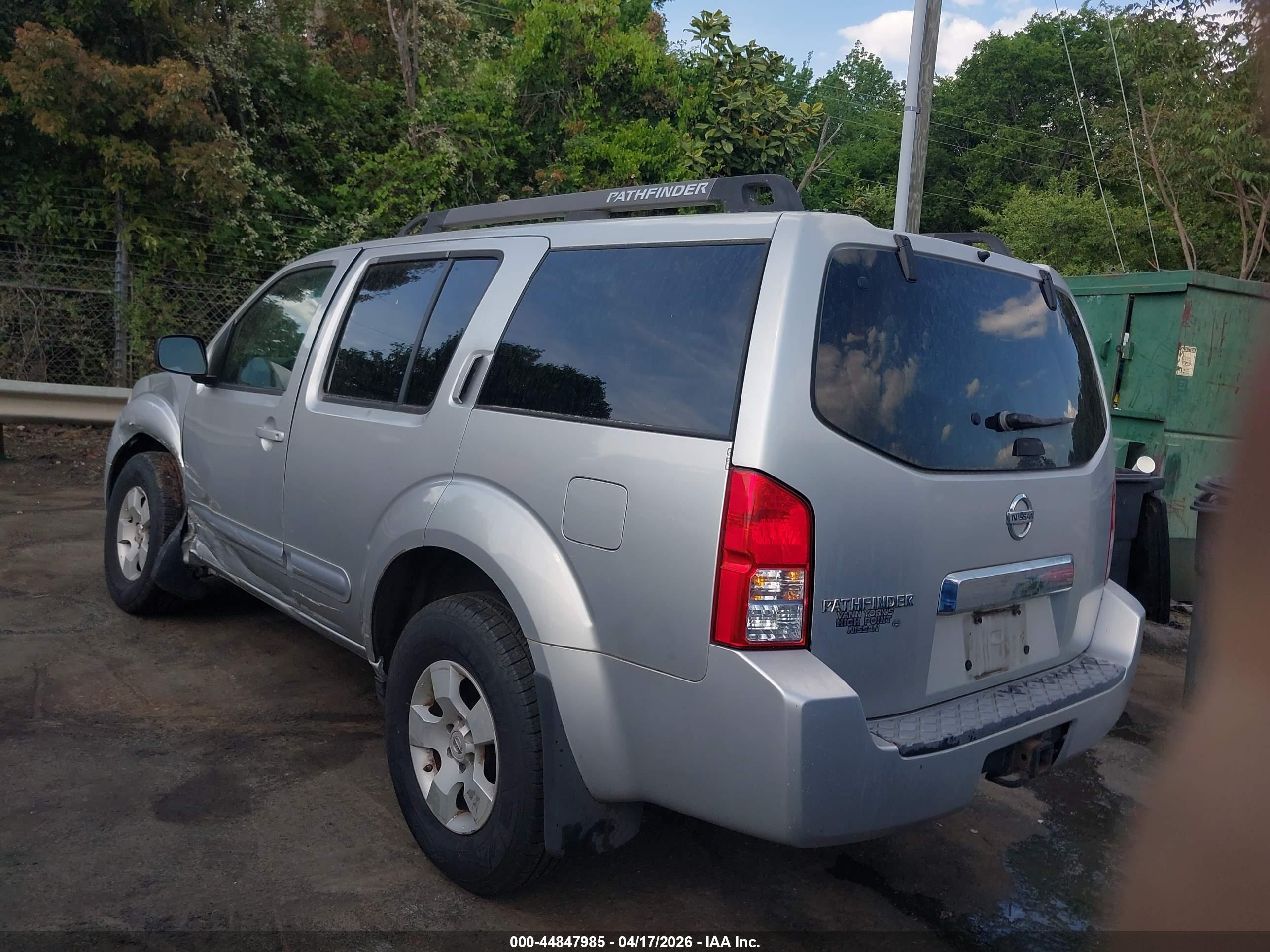 NISSAN PATHFINDER image 3