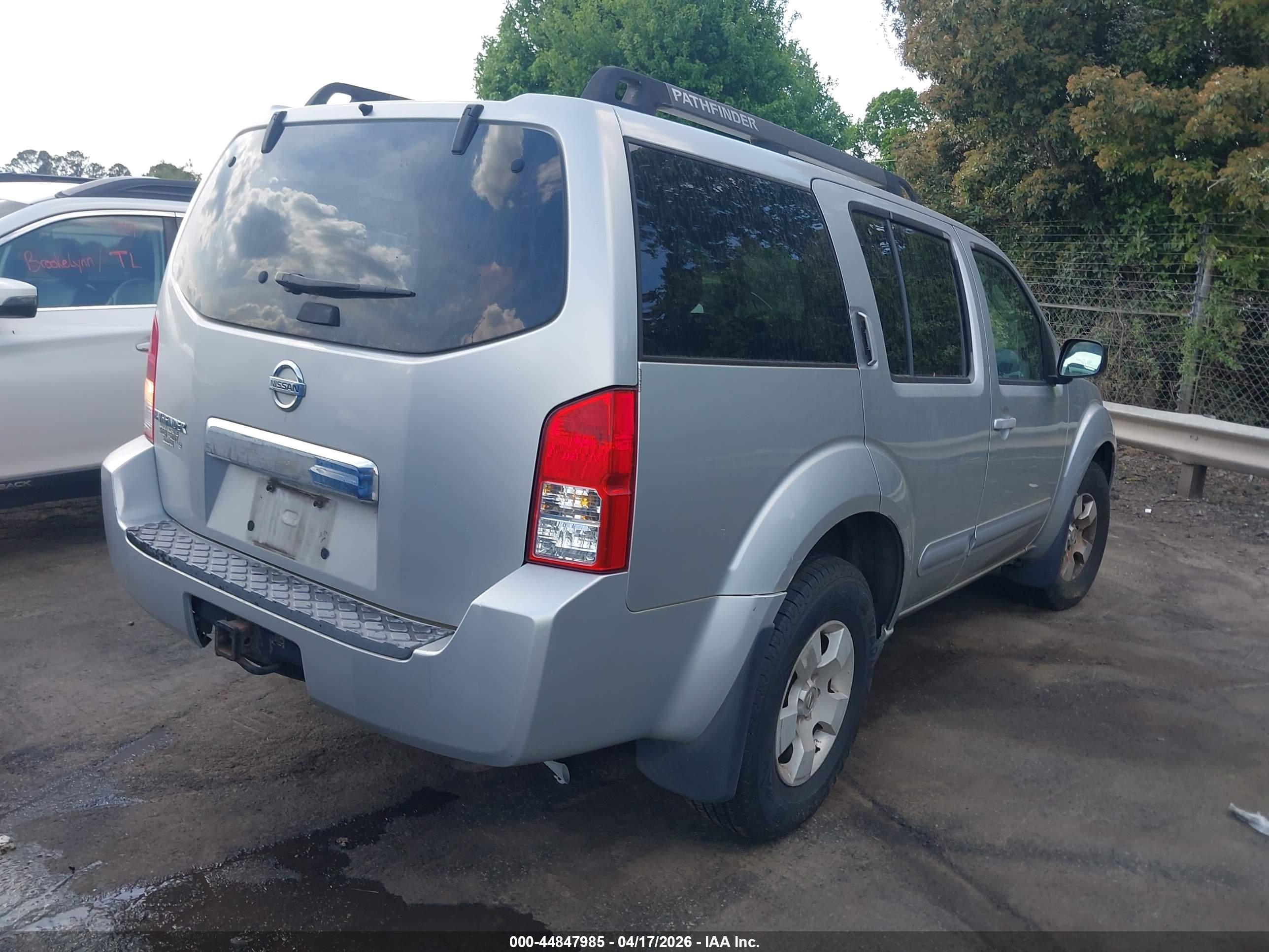 NISSAN PATHFINDER image 4