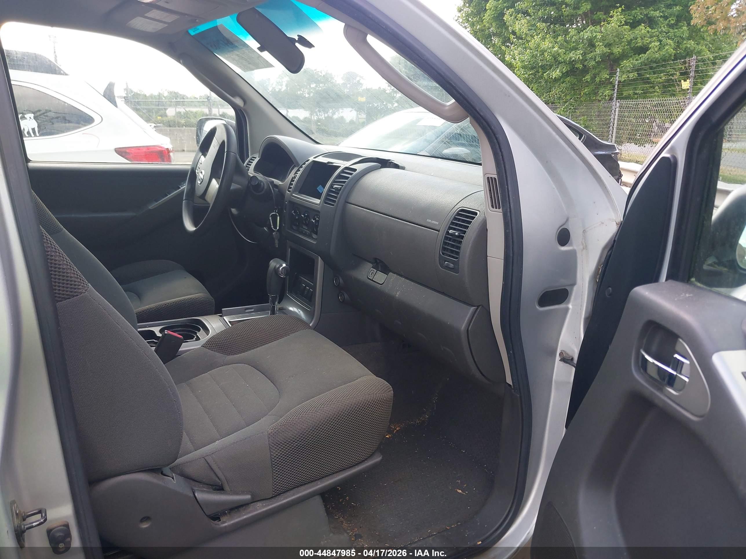 NISSAN PATHFINDER image 5