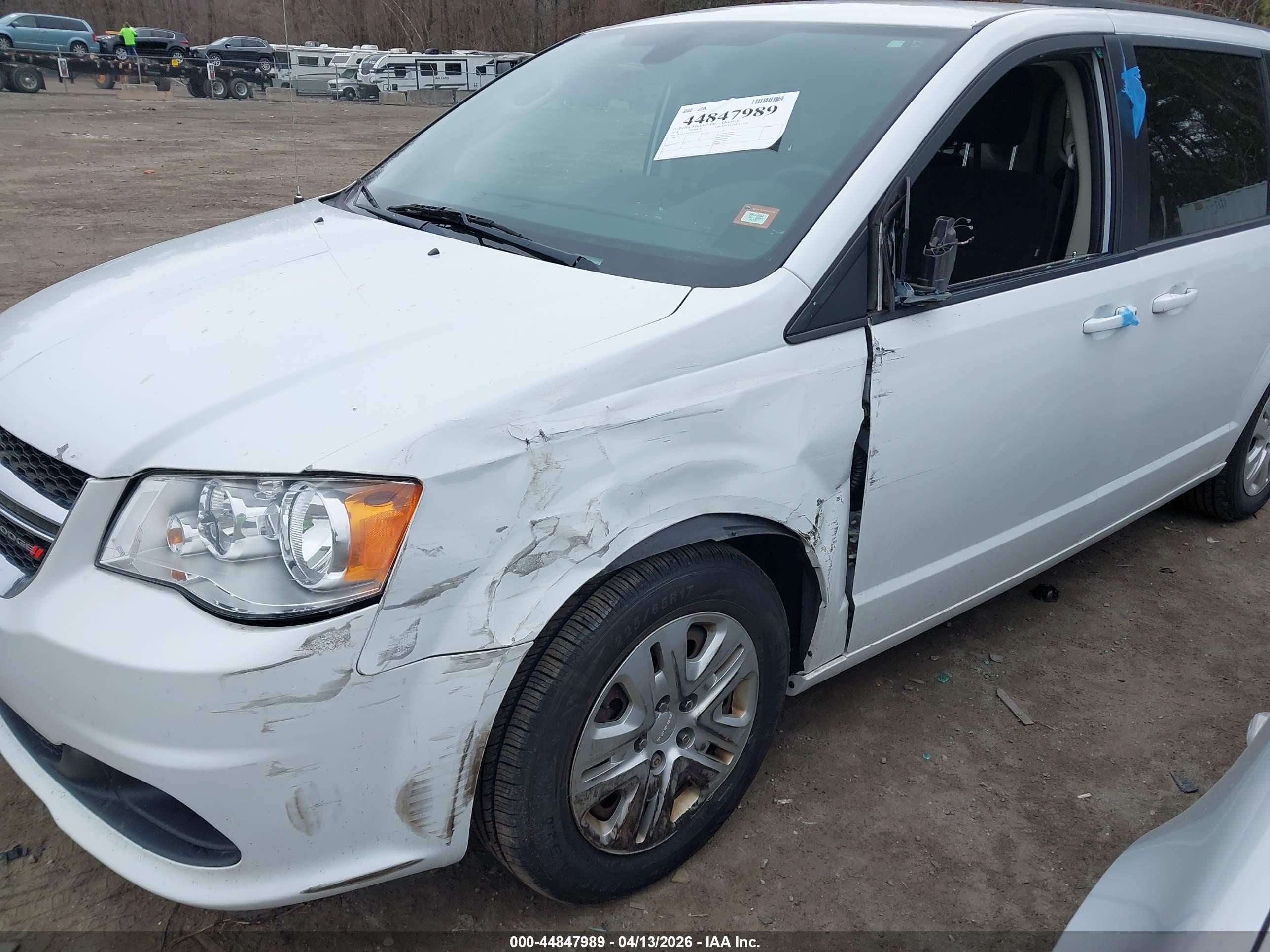 DODGE GRAND image 6