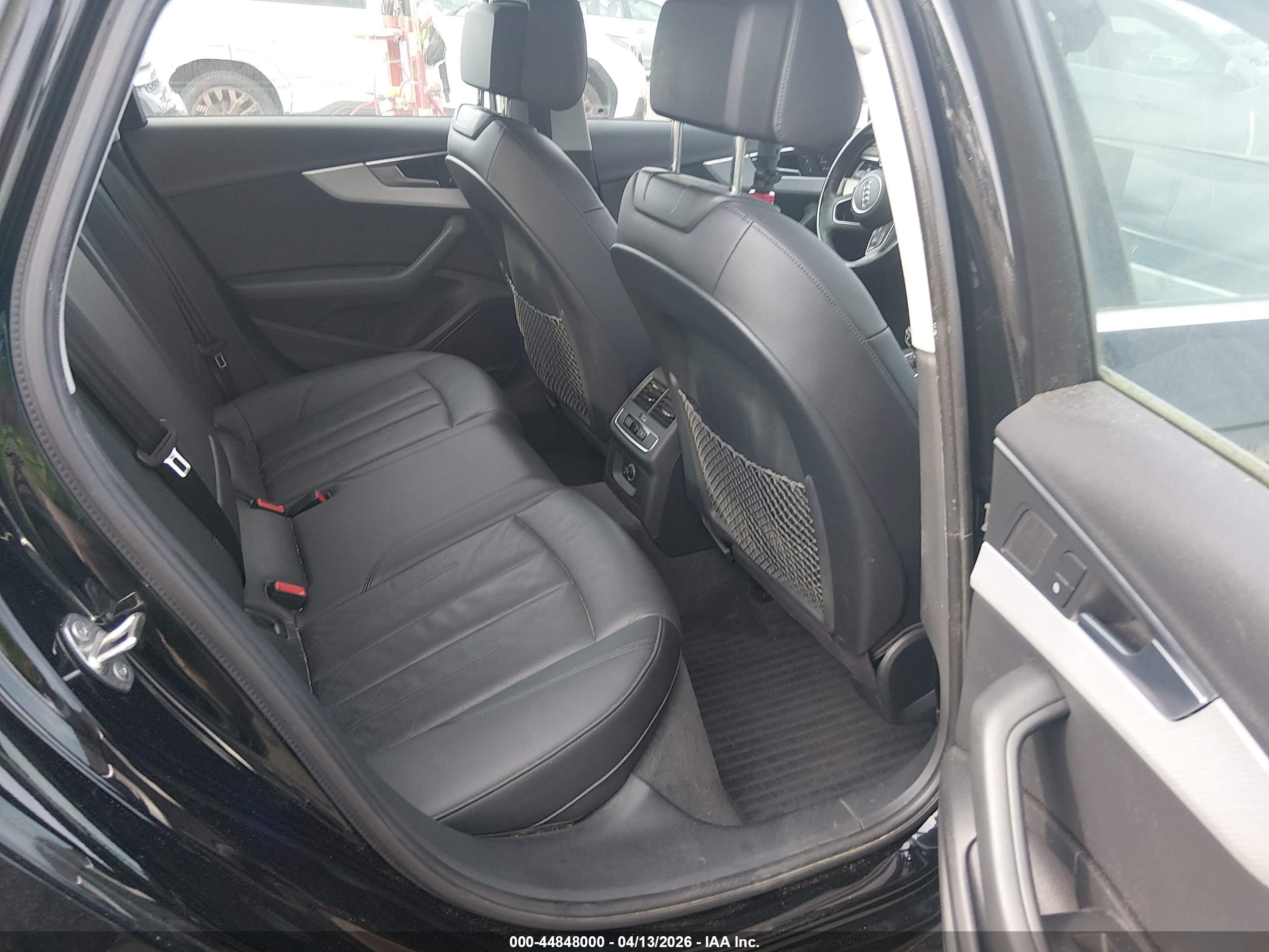 AUDI A4 image 8