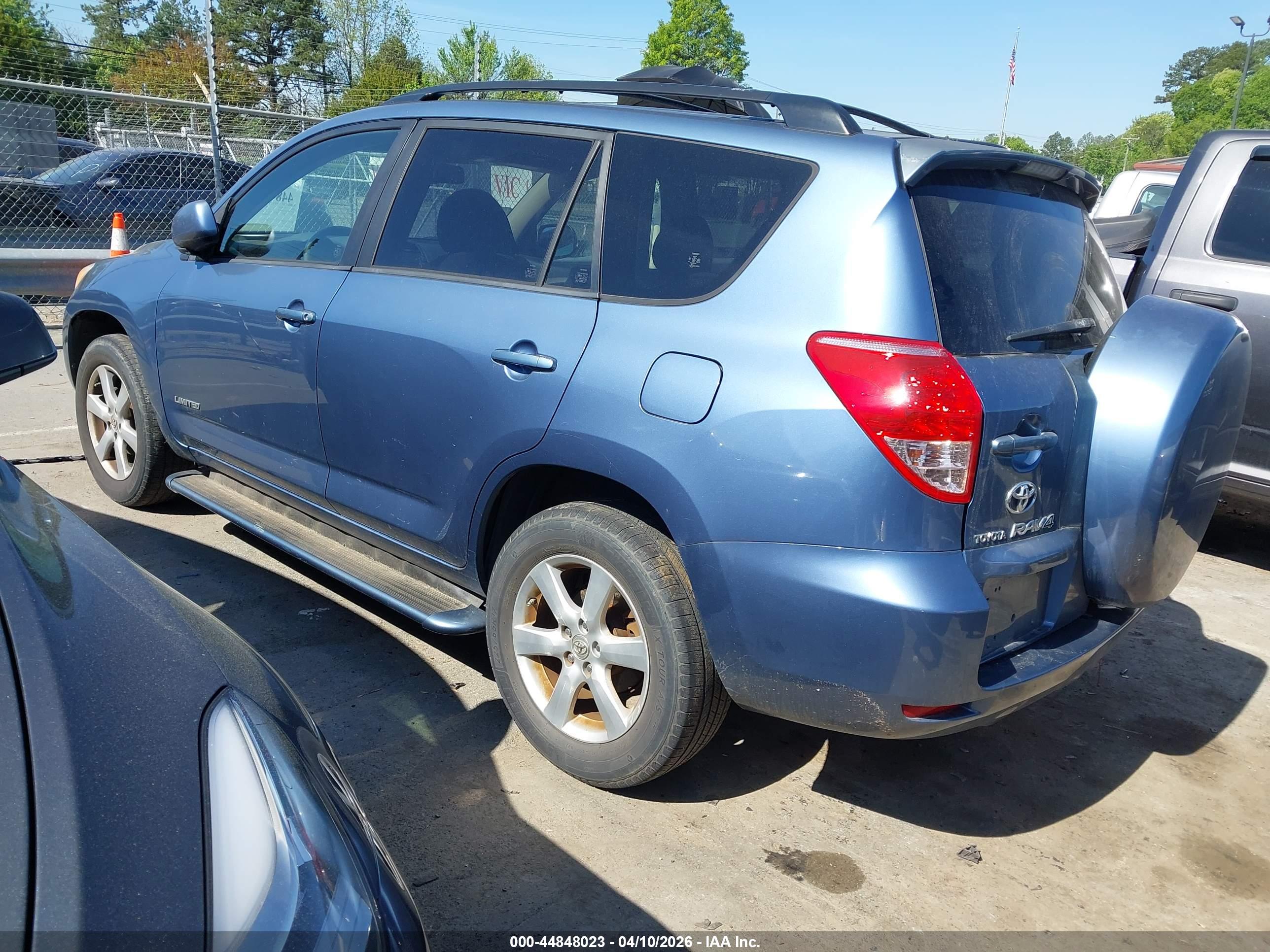 TOYOTA RAV4 image 3
