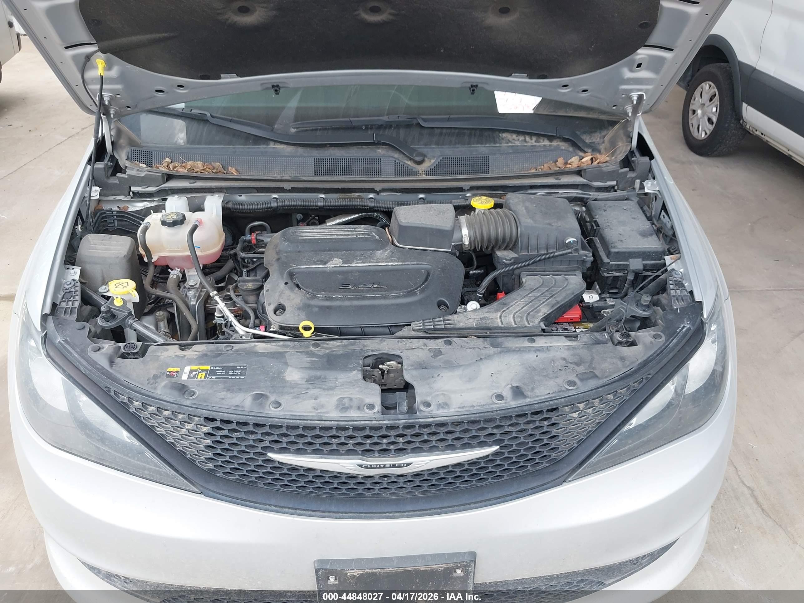 CHRYSLER VOYAGER image 10