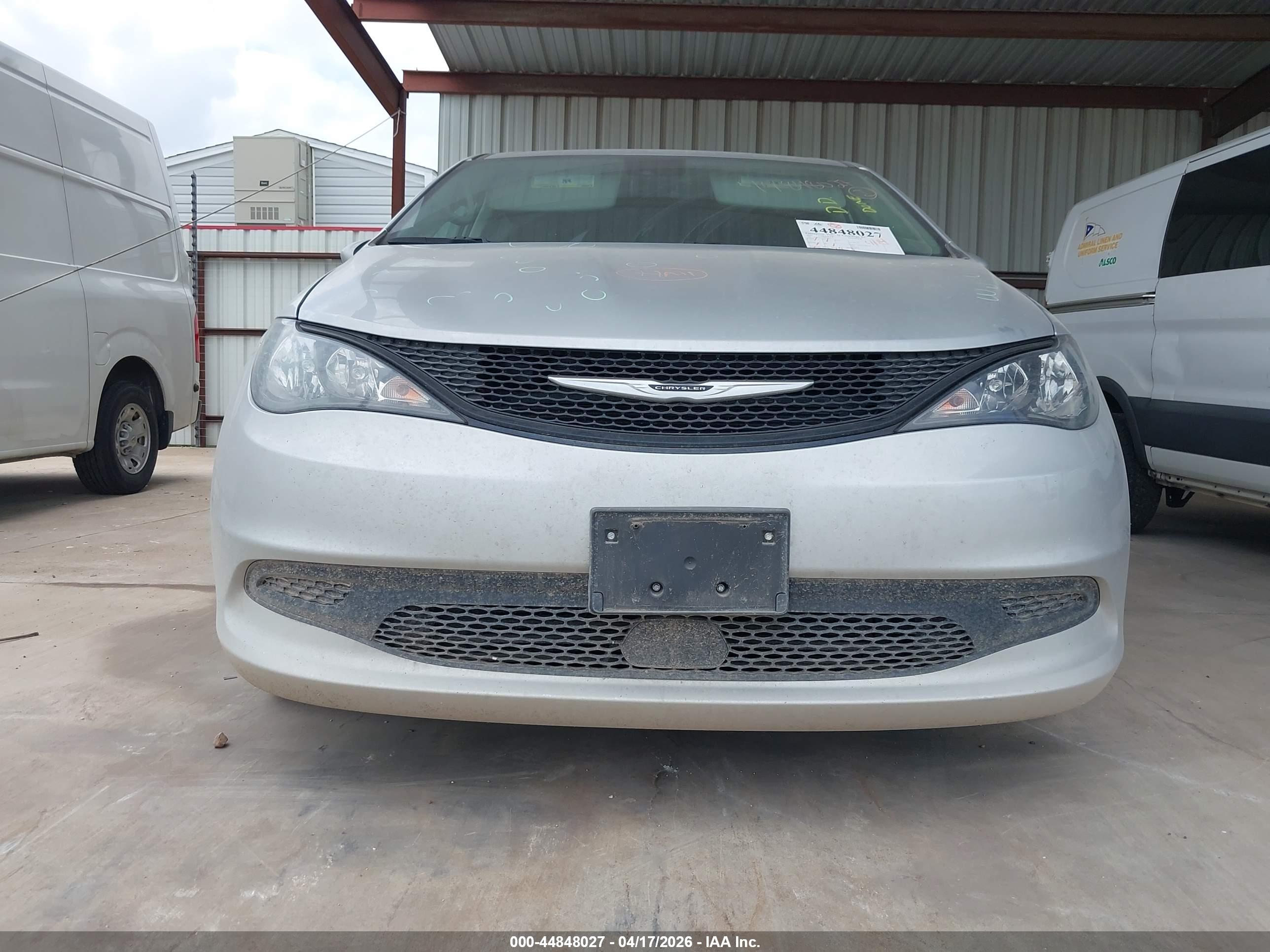 CHRYSLER VOYAGER image 6