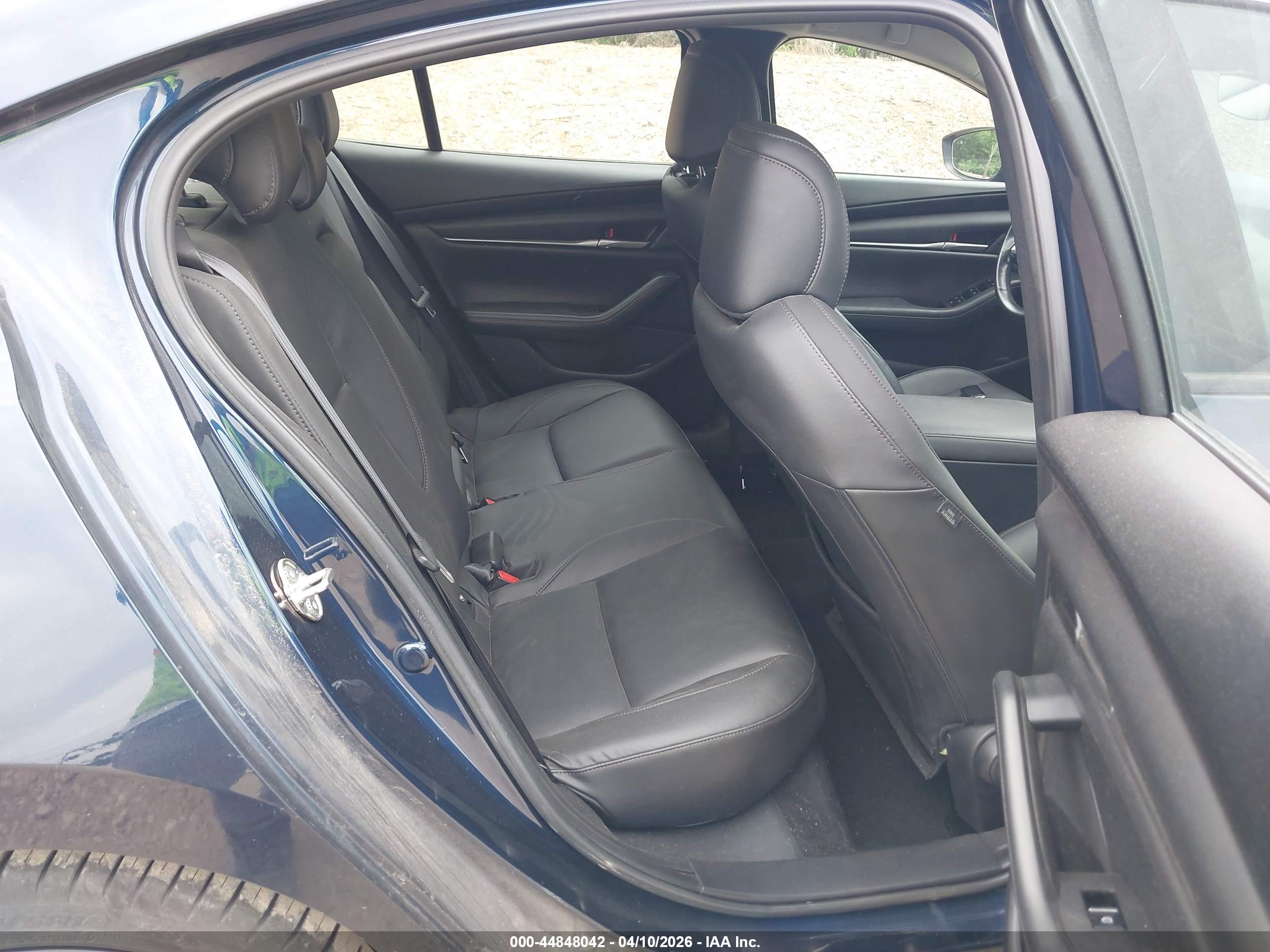 MAZDA MAZDA3 image 8