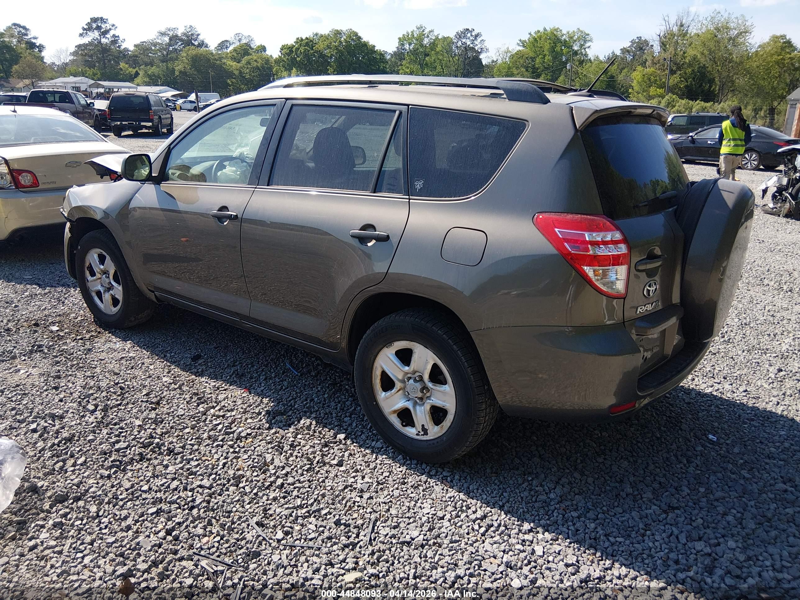 TOYOTA RAV4 image 3